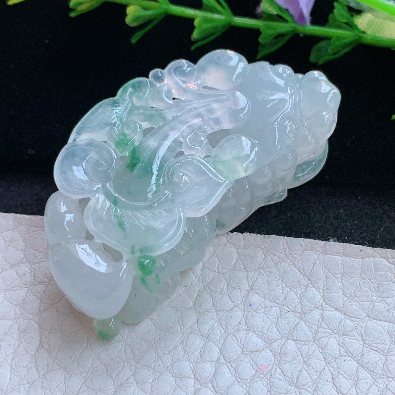 gp实拍50*25.6*15缅甸翡翠a货精雕冰飘花招财貔貅 玉皮休玉吊坠 玉挂件