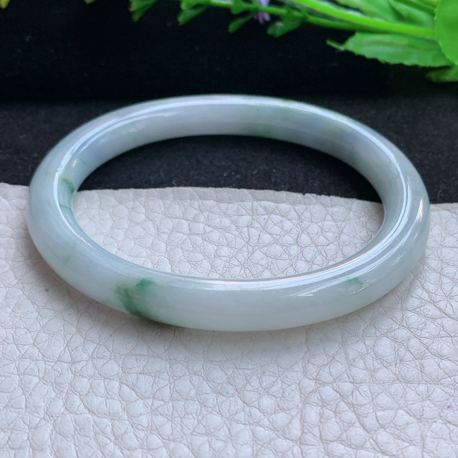 ee实拍55*48*7.7*7.9贵妃镯 天然缅甸翡翠A货玉手镯飘绿花蛋形圆条玉手环