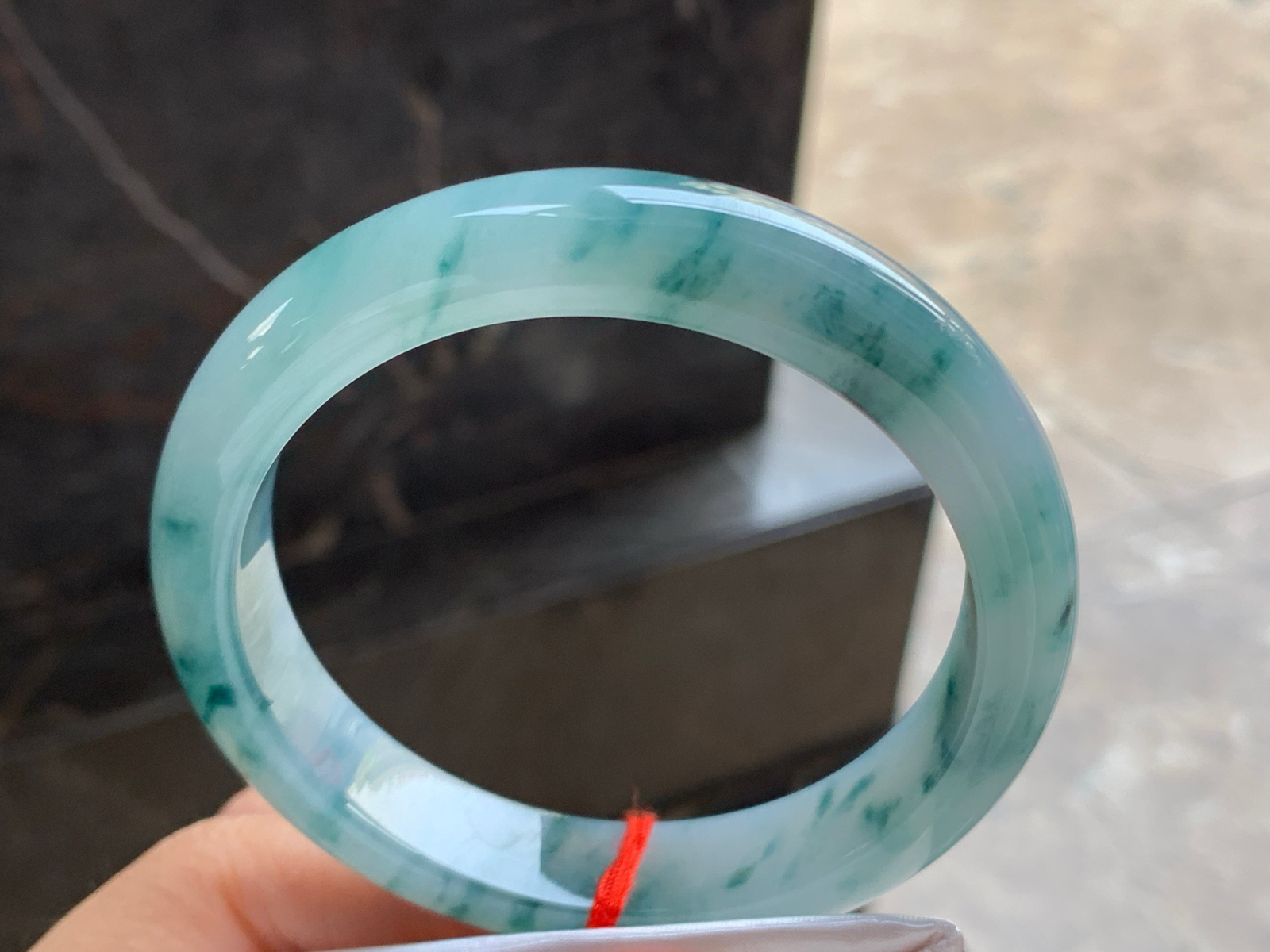 61.5-12.9-8.9

蓝花大圈手镯^_^飘花灵韵