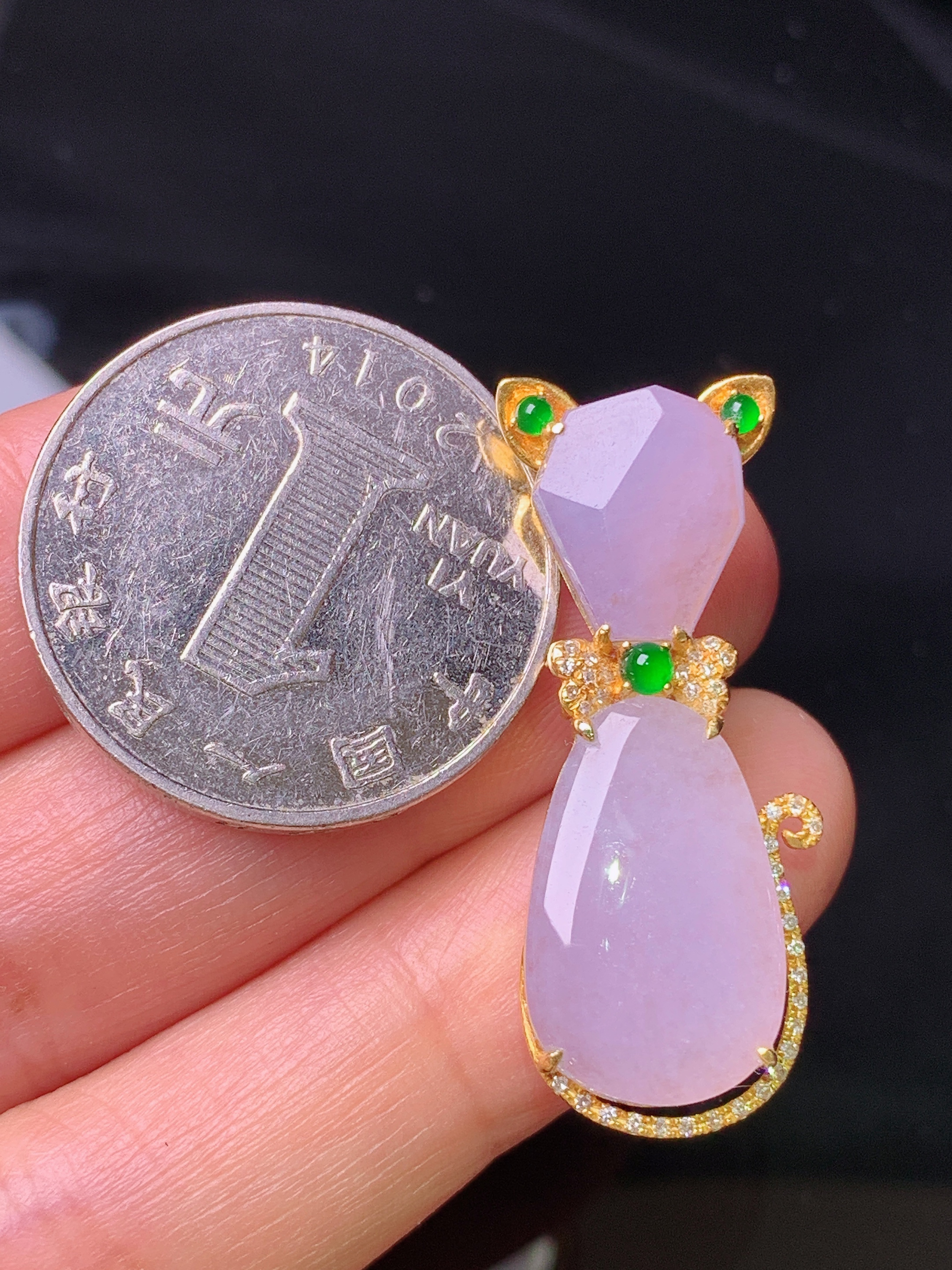 18k金钻镶嵌紫罗兰水滴吊坠 玉质细腻 色泽艳丽 整体尺寸34.2*13.6*6.2x2