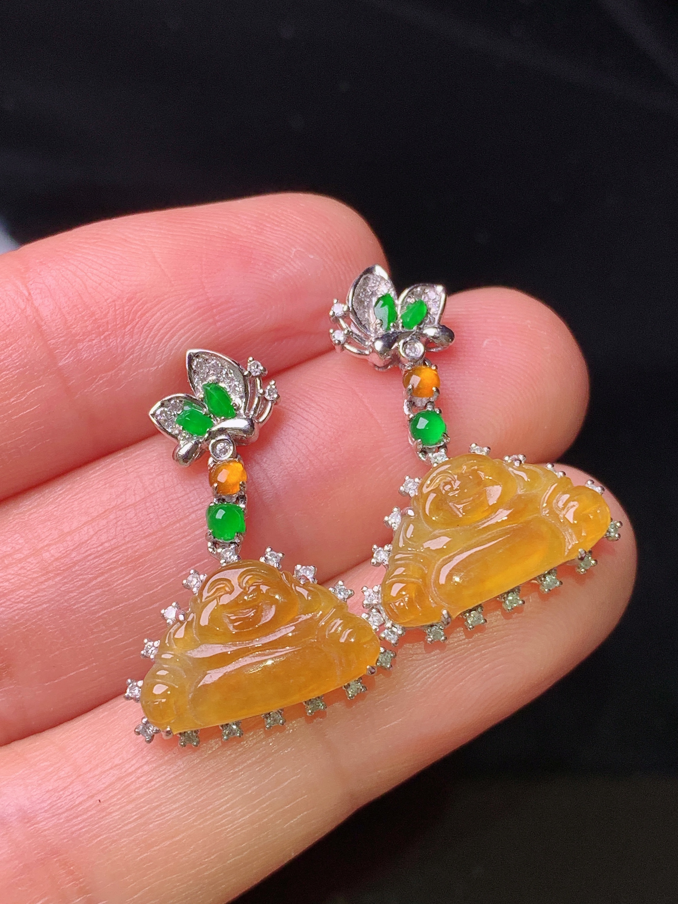 18k金钻镶嵌黄翡佛公耳坠 玉质细腻 色泽艳丽 整体尺寸23.6*16*4.8x2