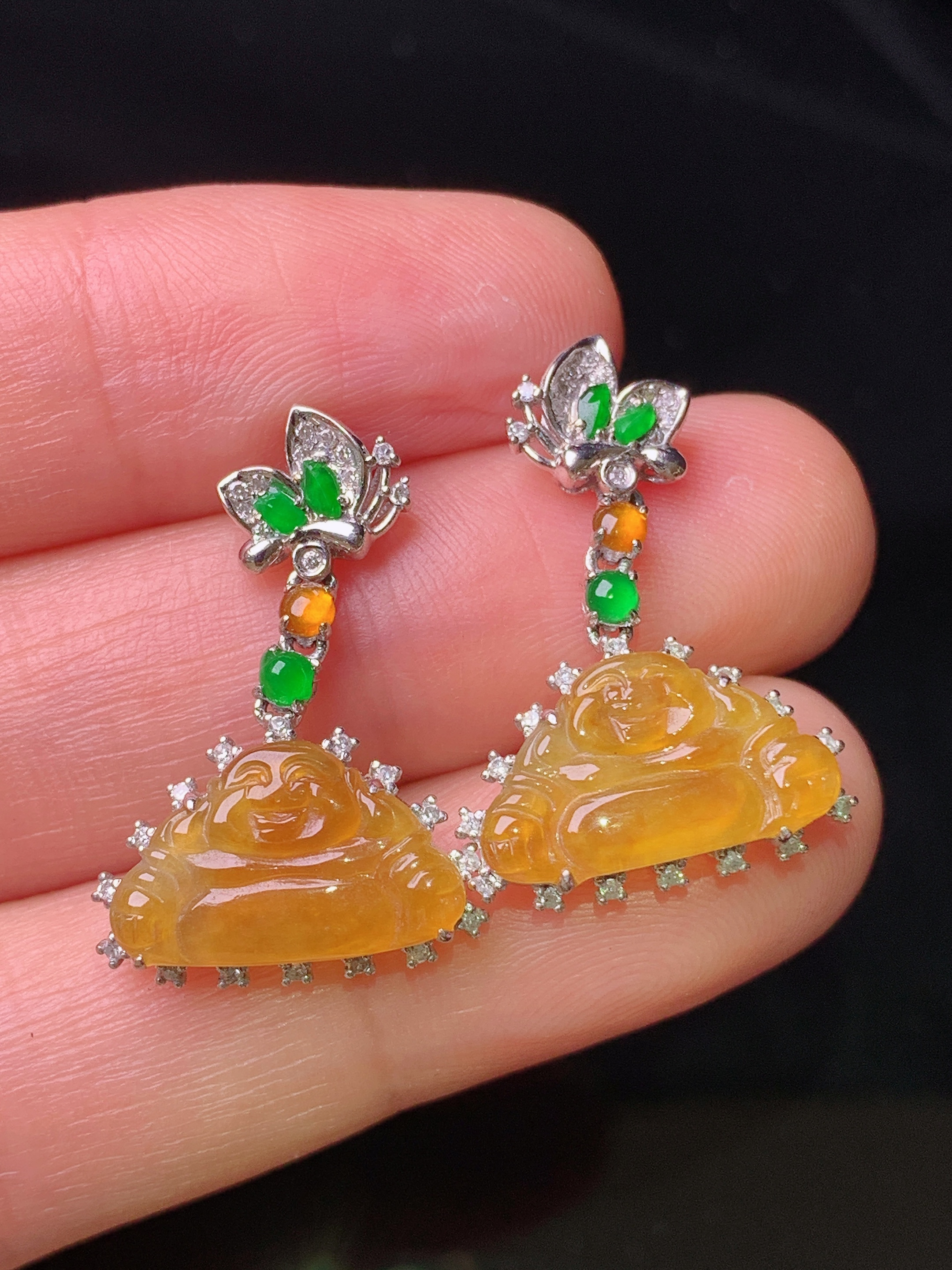 18k金钻镶嵌黄翡佛公耳坠 玉质细腻 色泽艳丽 整体尺寸23.6*16*4.8x2