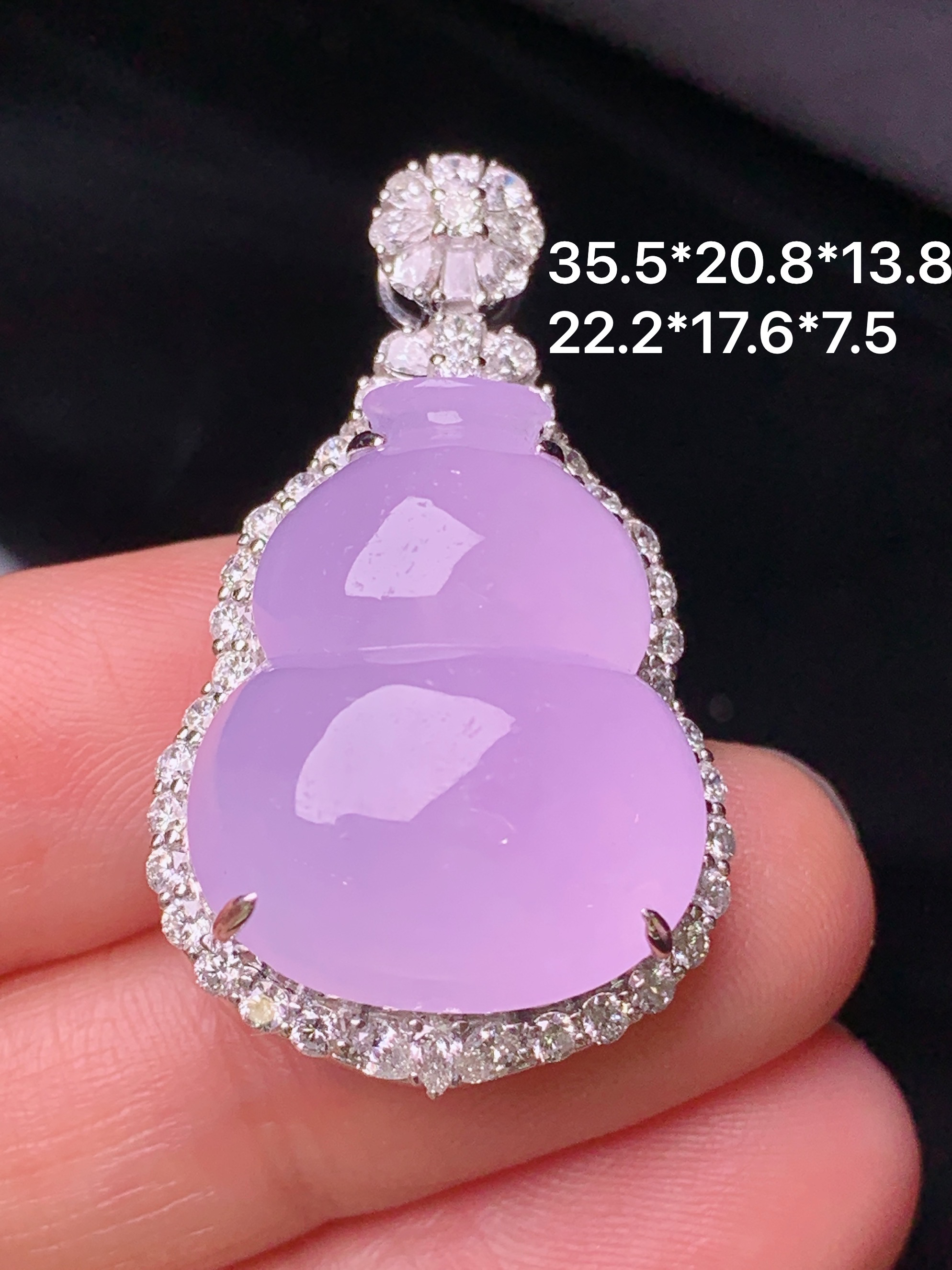 18k金钻镶嵌紫罗兰葫芦吊坠 玉质细腻 色泽艳丽 整体尺寸35.5*20.8*13.8t2