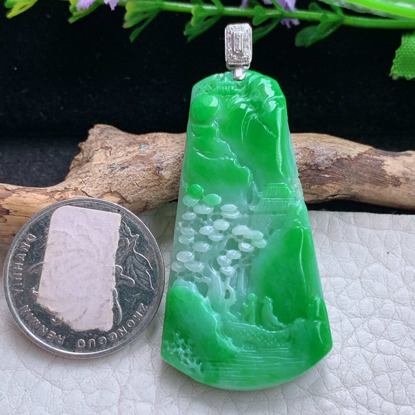 cys实拍50*26*7.2缅甸翡翠精雕辣绿水润山水 大好河山玉吊坠