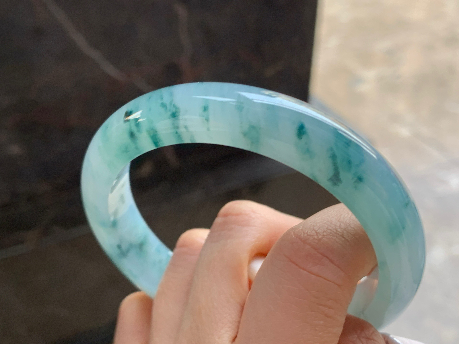 61.5-12.9-8.9

蓝花大圈手镯^_^飘花灵韵