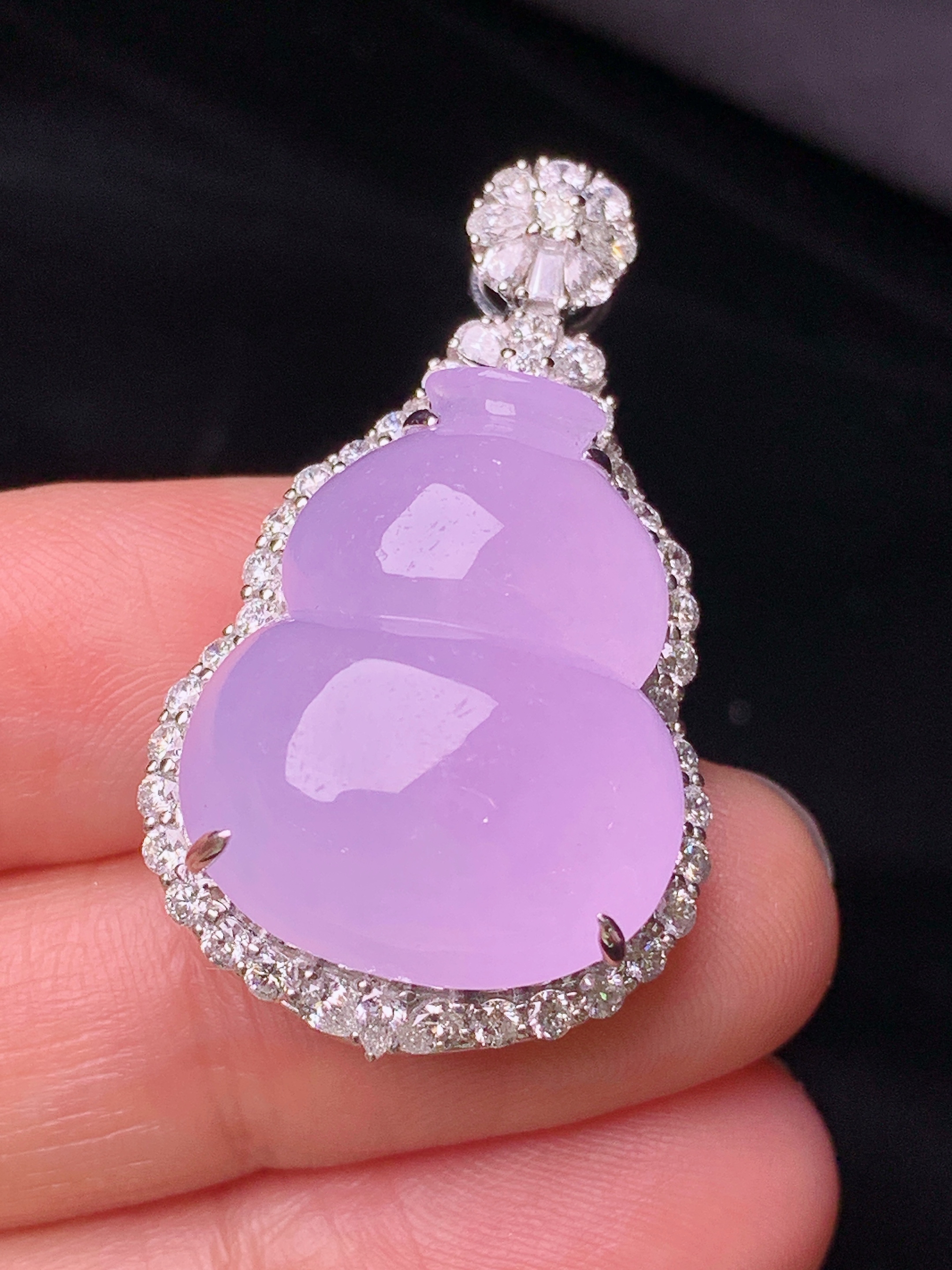 18k金钻镶嵌紫罗兰葫芦吊坠 玉质细腻 色泽艳丽 整体尺寸35.5*20.8*13.8t2