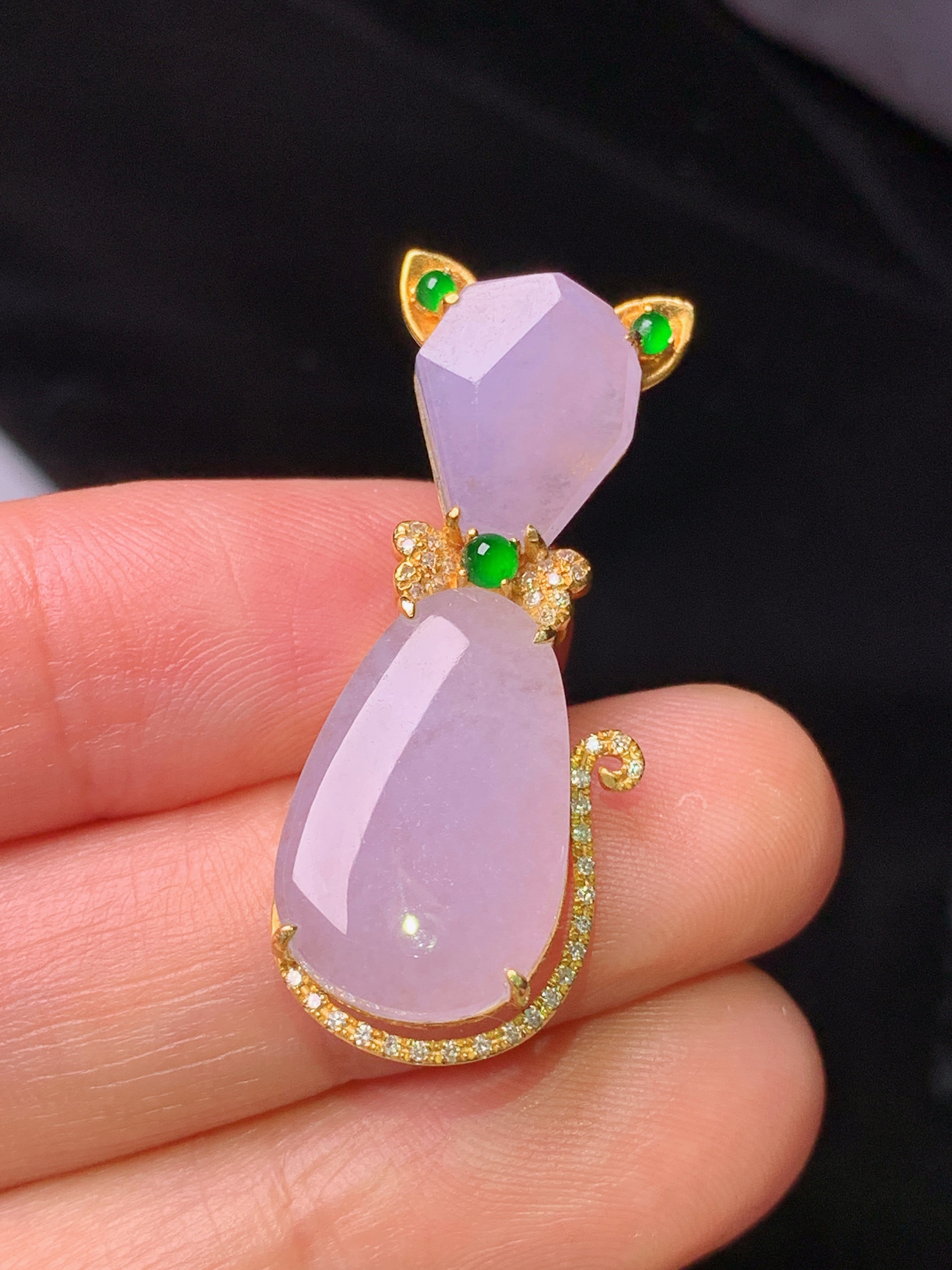 18k金钻镶嵌紫罗兰水滴吊坠 玉质细腻 色泽艳丽 整体尺寸34.2*13.6*6.2x2