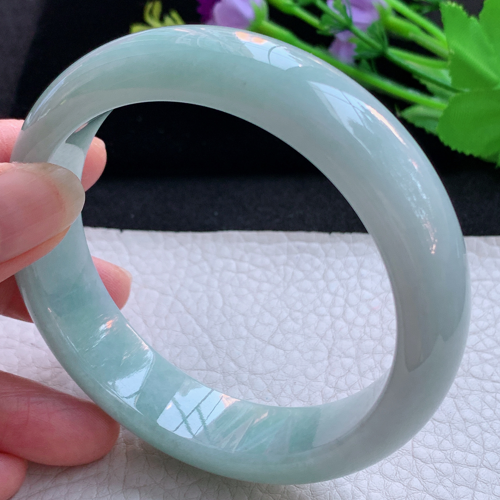 nr大圈口62.5*16.2*9平安镯 天然缅甸翡翠A货玉手镯浅绿胶感宽边玉手环