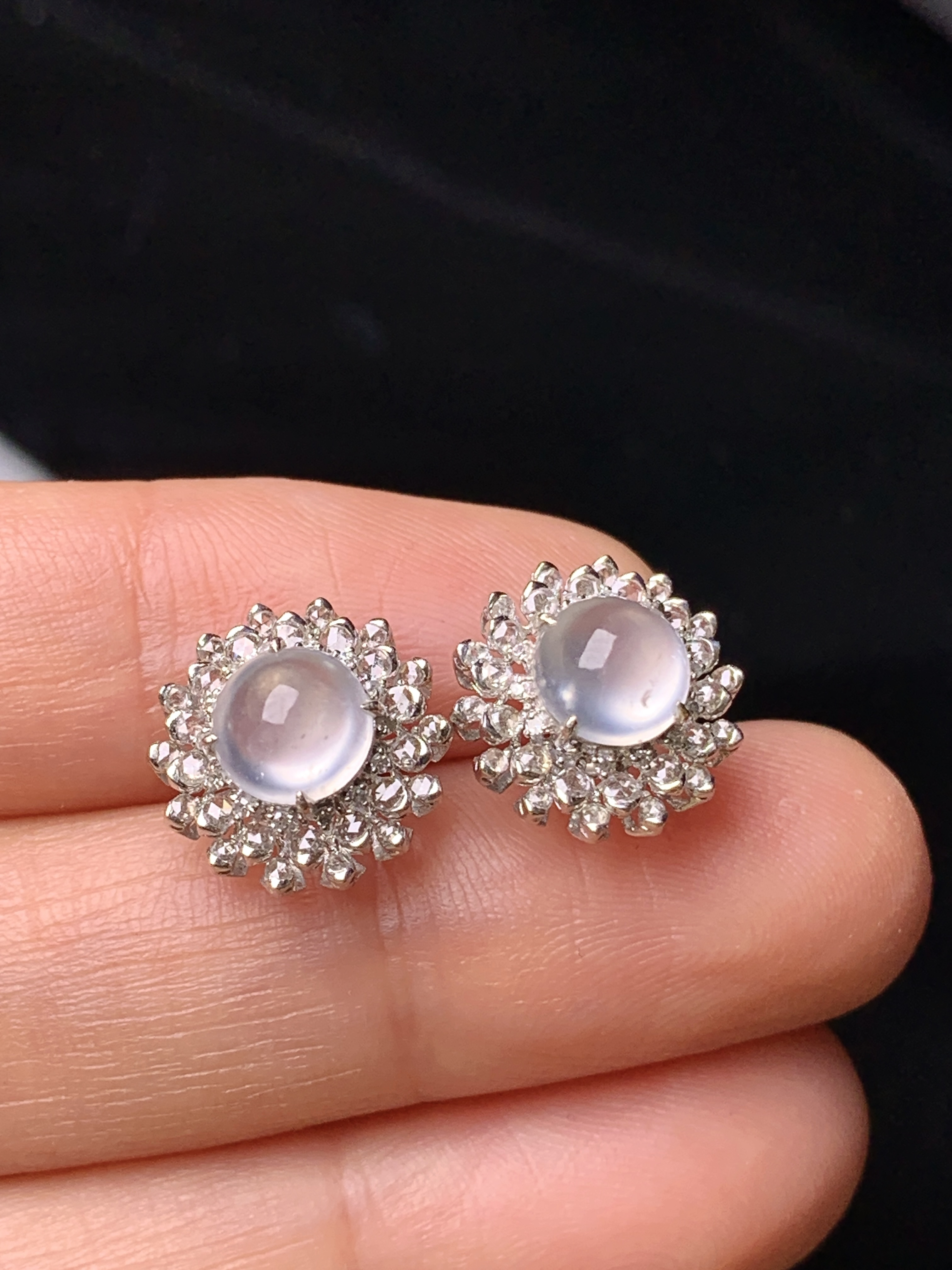 18k金钻镶嵌冰种蛋面耳钉 玉质细腻 色泽艳丽 整体尺寸12*7.5 T1