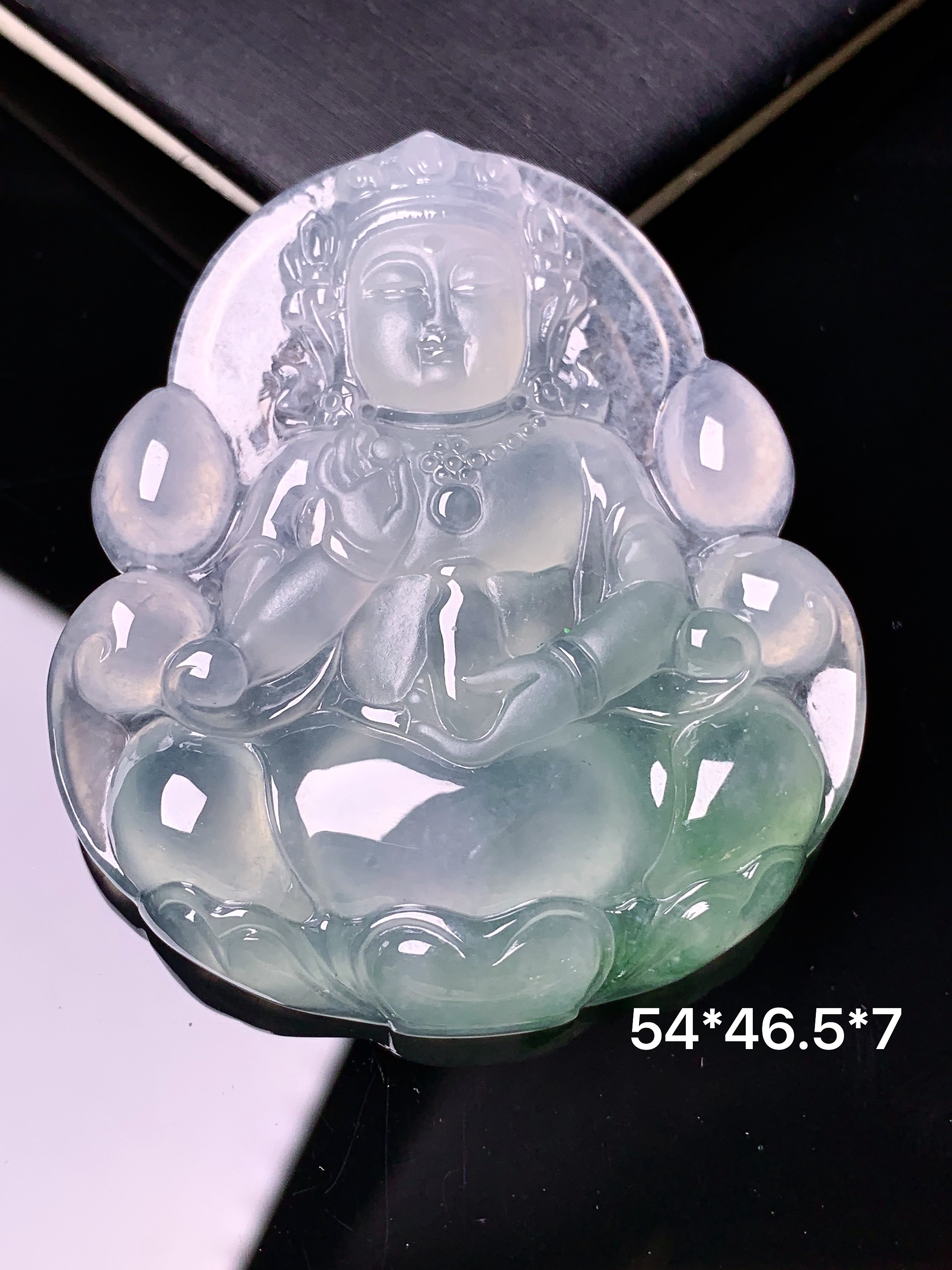 飘绿度母观音菩萨吊坠 玉质细腻 色泽艳丽清新 水润亮眼 整体尺寸54*46.5*7d1
