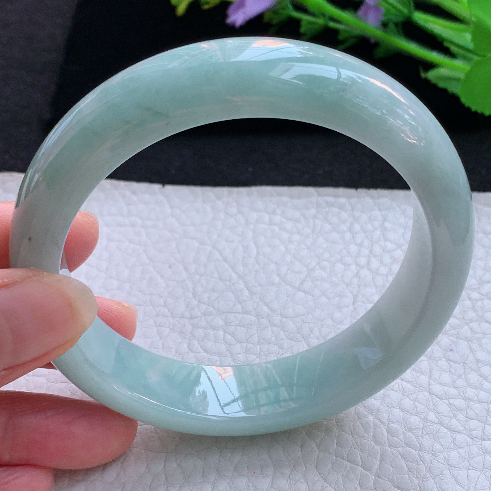 nr大圈口62.5*16.2*9平安镯 天然缅甸翡翠A货玉手镯浅绿胶感宽边玉手环