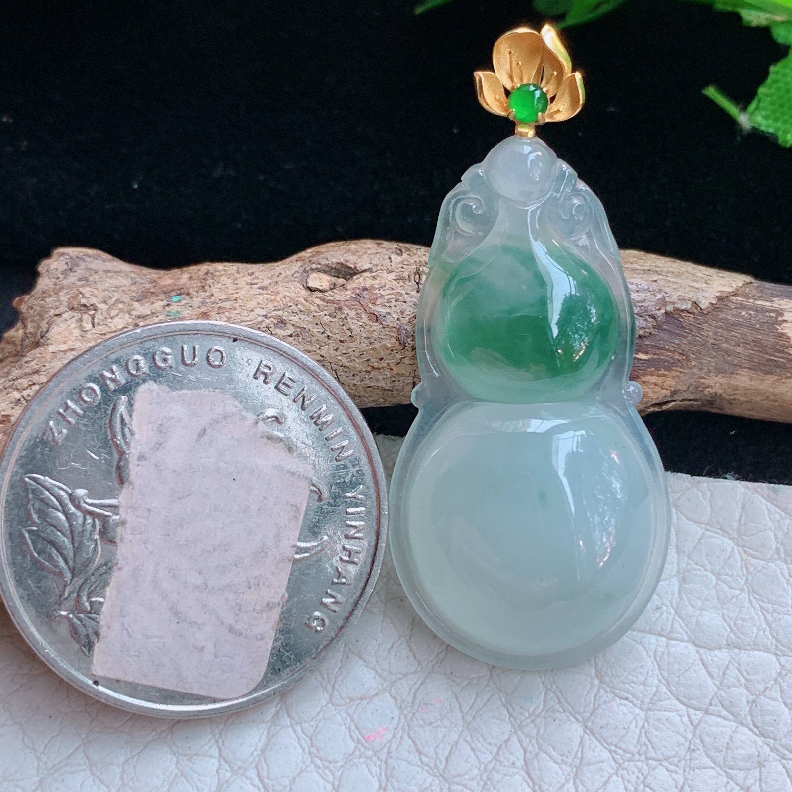 gp实拍40.6*18*6缅甸翡翠a货精雕冰飘花饱满葫芦玉吊坠 玉挂件
