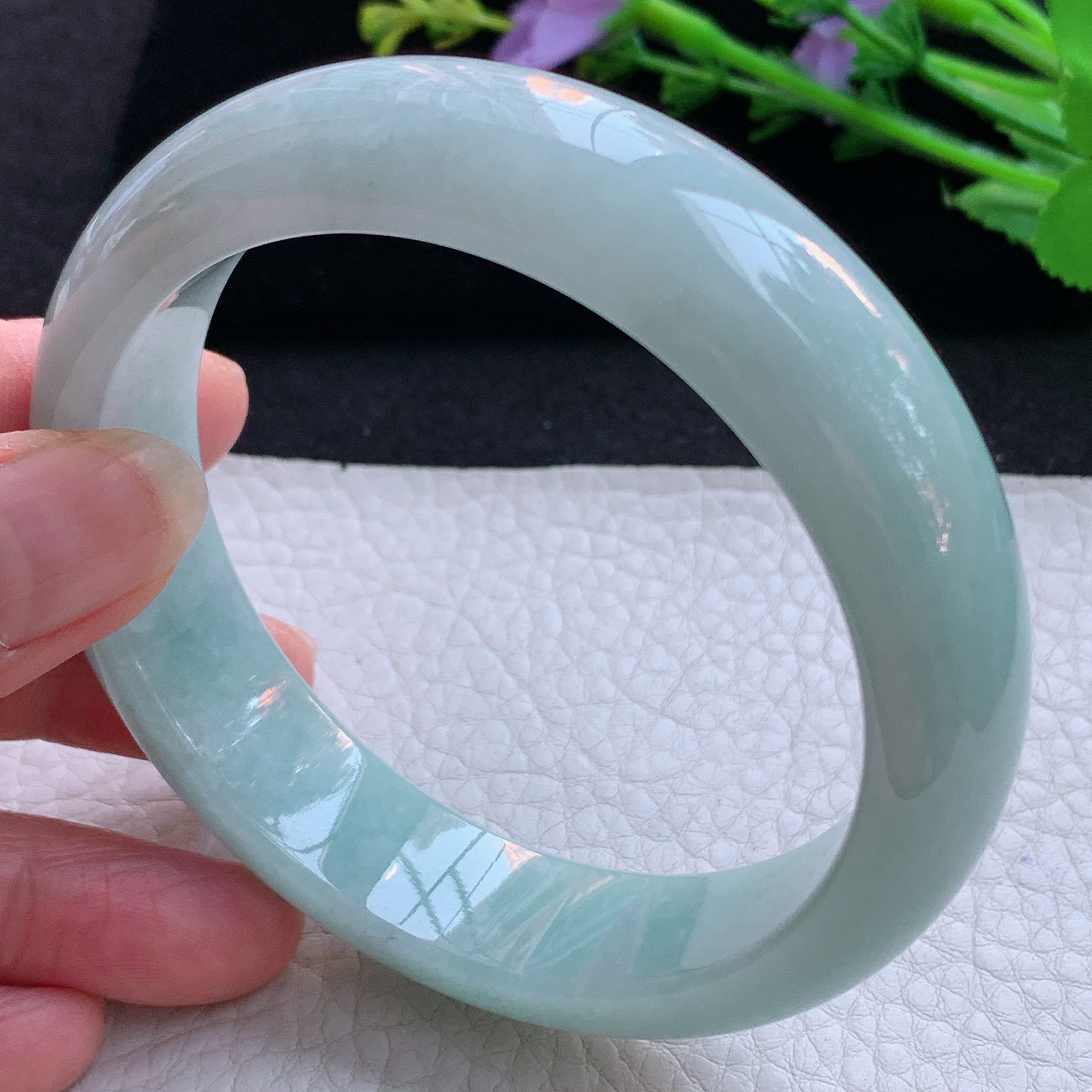 nr大圈口62.5*16.2*9平安镯 天然缅甸翡翠A货玉手镯浅绿胶感宽边玉手环