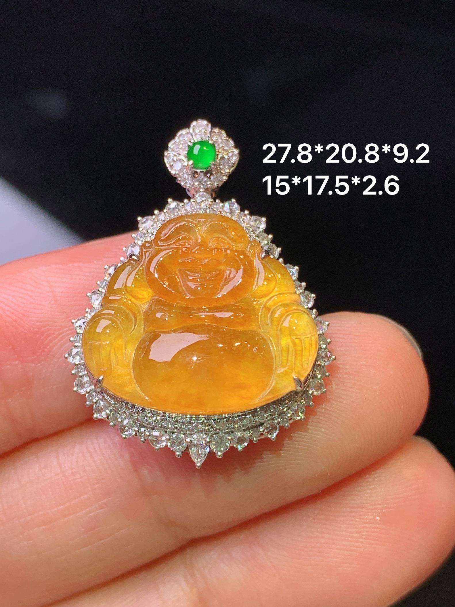 18k金钻镶嵌黄翡佛公吊坠 玉质细腻 色泽艳丽 整体尺寸27.8*20.8*9.2t1