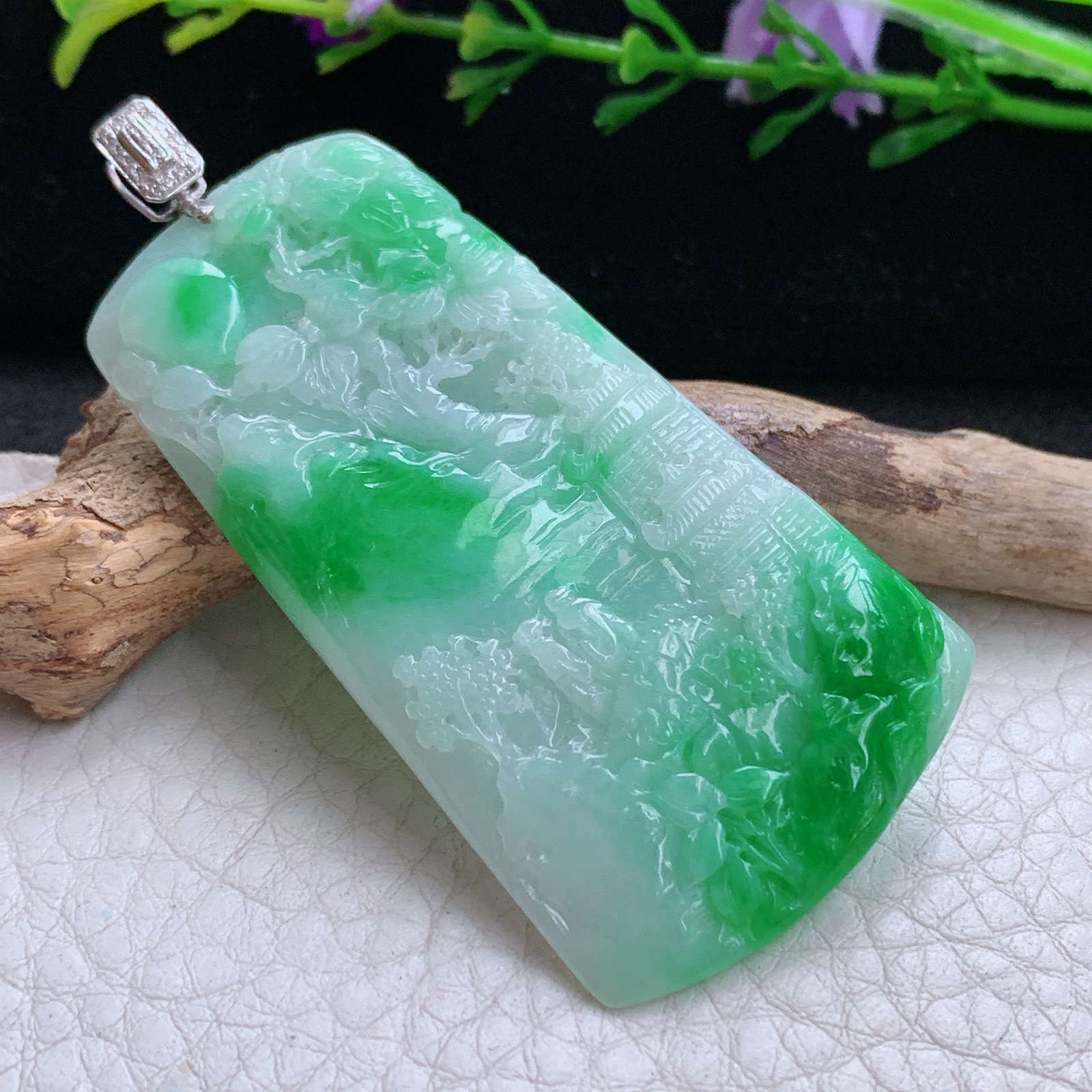cys实拍55.6*30.6*5.3缅甸翡翠精雕阳绿水润山水 大好河山玉吊坠
