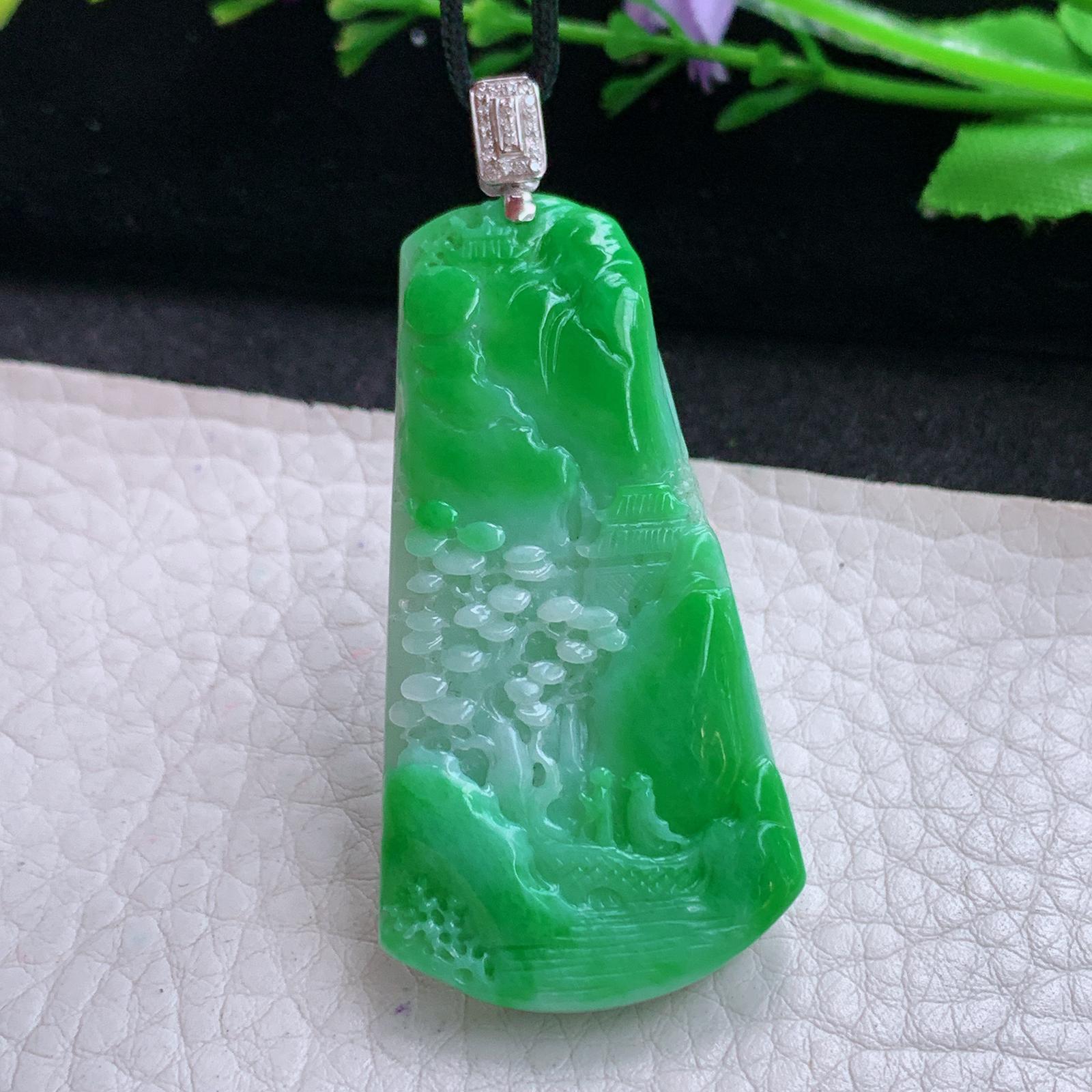 cys实拍50*26*7.2缅甸翡翠精雕辣绿水润山水 大好河山玉吊坠