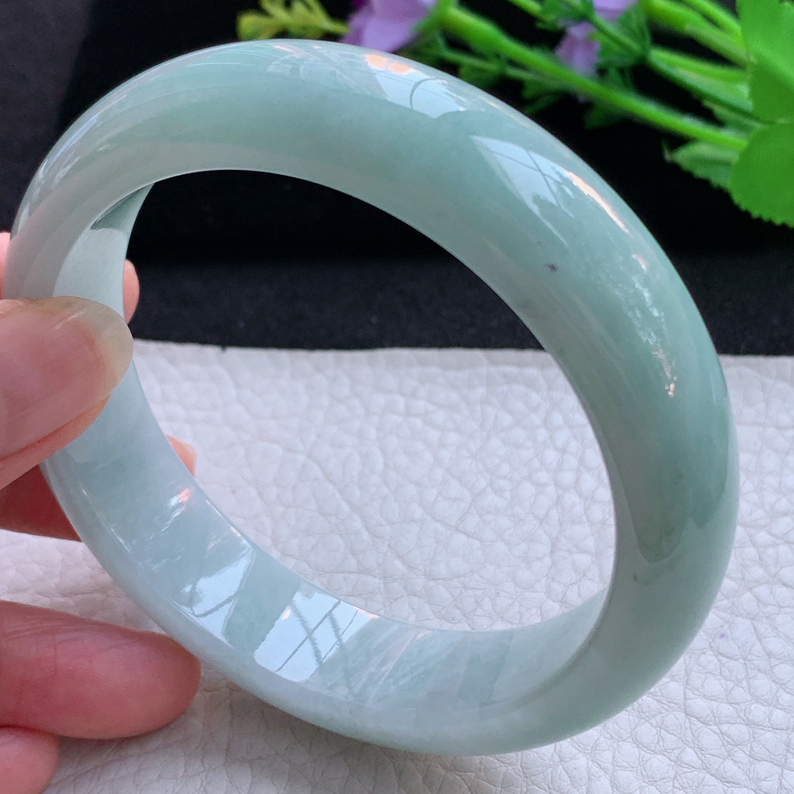 nr大圈口62.5*16.2*9平安镯 天然缅甸翡翠A货玉手镯浅绿胶感宽边玉手环