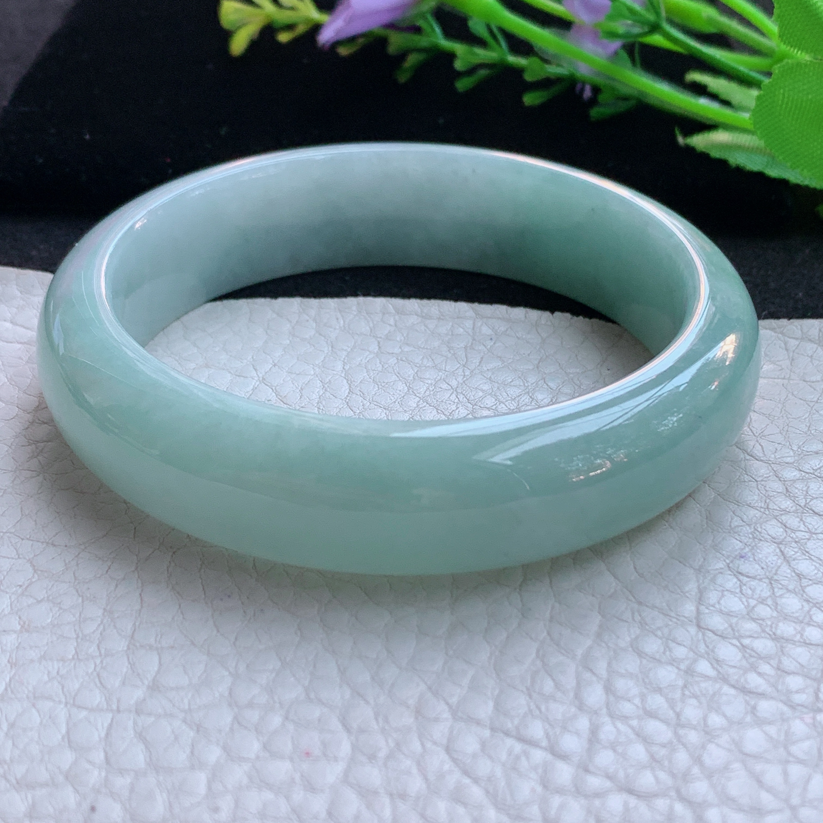 nr大圈口62.5*16.2*9平安镯 天然缅甸翡翠A货玉手镯浅绿胶感宽边玉手环