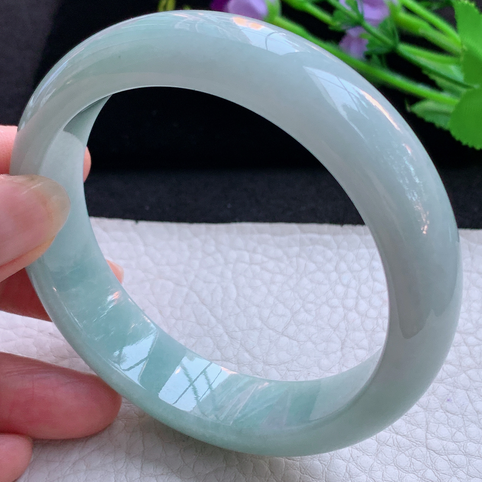 nr大圈口62.5*16.2*9平安镯 天然缅甸翡翠A货玉手镯浅绿胶感宽边玉手环