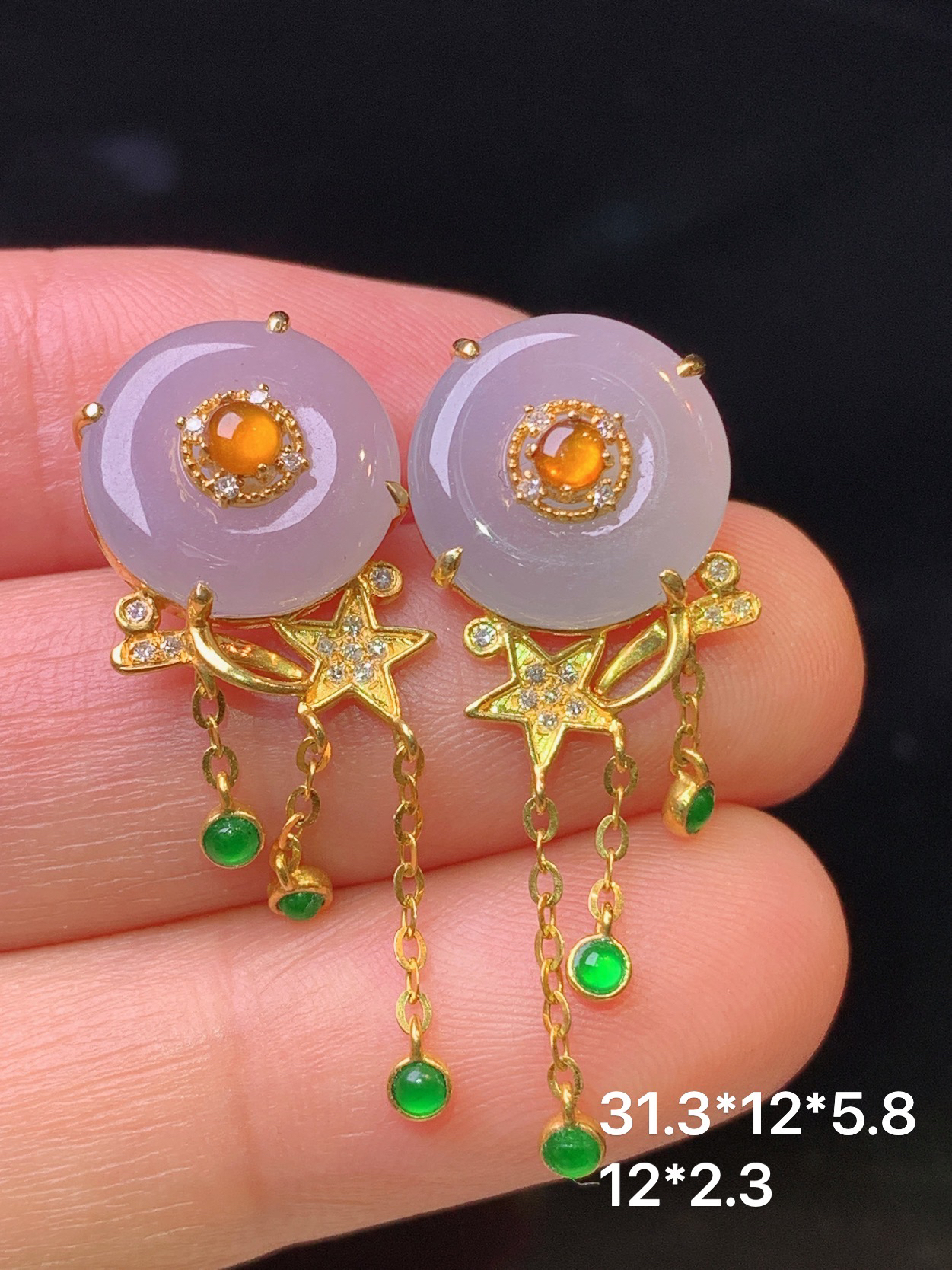 18k金钻镶嵌淡紫罗兰平安耳坠 玉质细腻 色泽艳丽 整体尺寸31.3*12*5.3x2