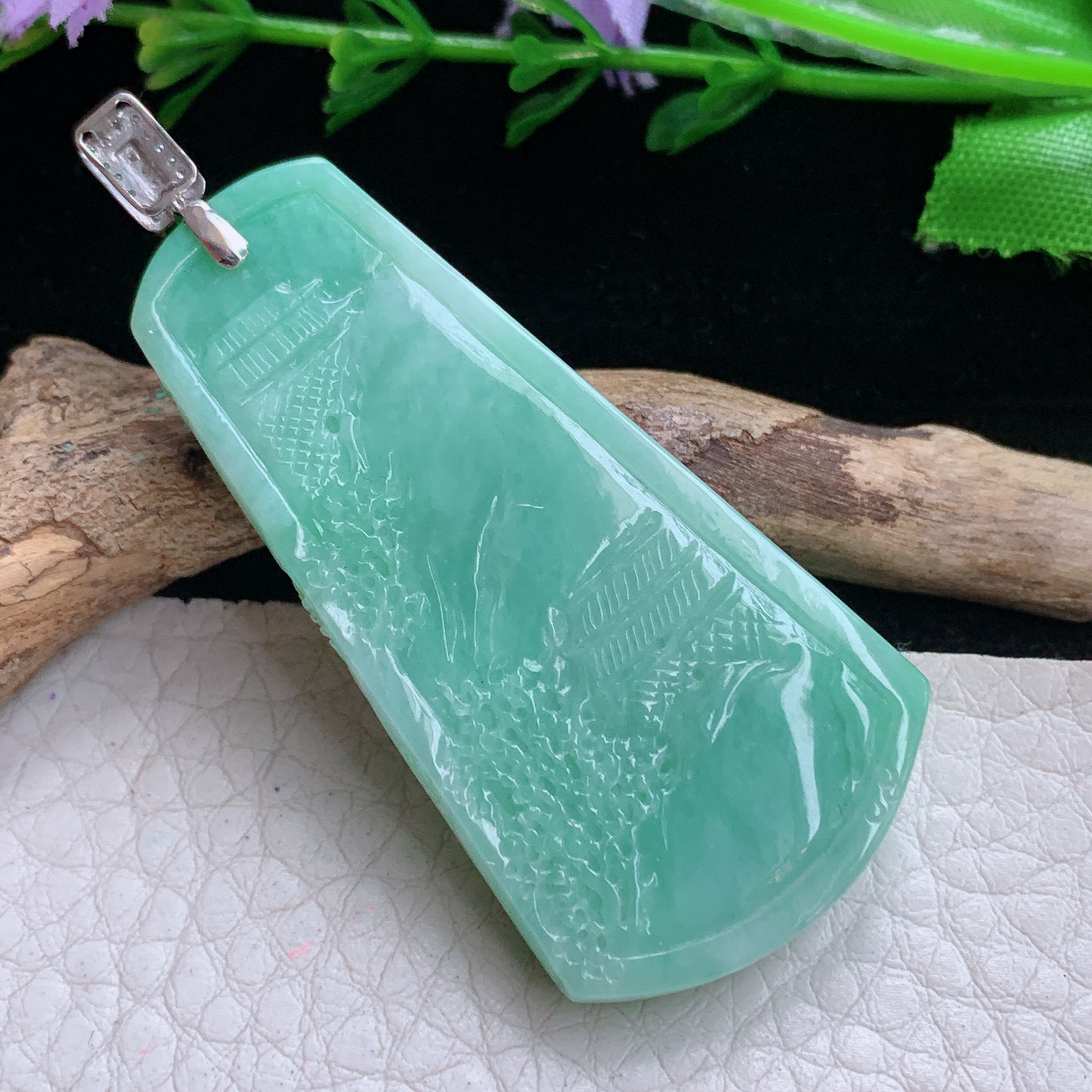 cys实拍50*26*7.2缅甸翡翠精雕辣绿水润山水 大好河山玉吊坠