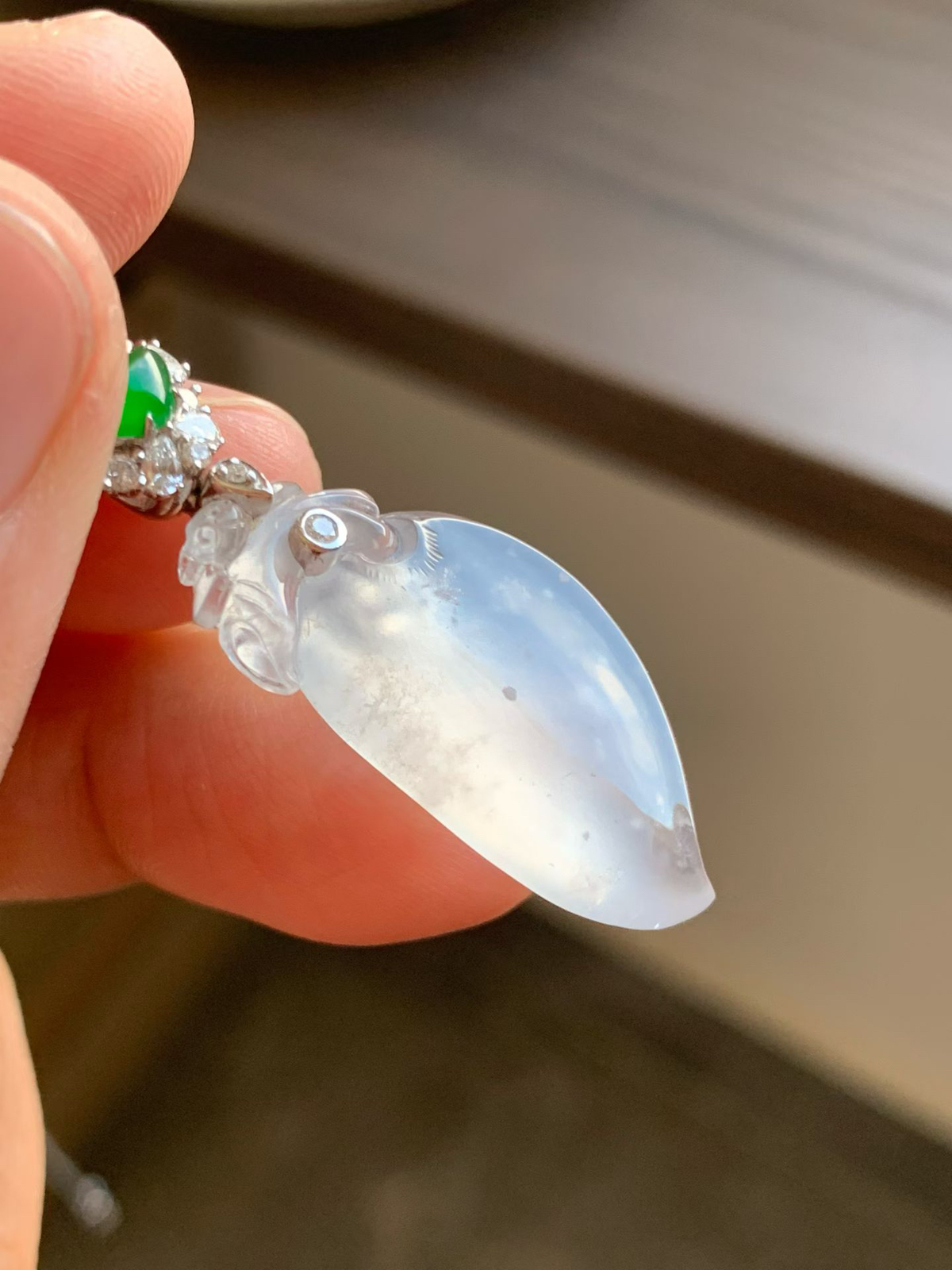 木纳雪花料福瓜2

裸石29.5*15.5*6 整体长度39.5mm
18k金钻石镶嵌