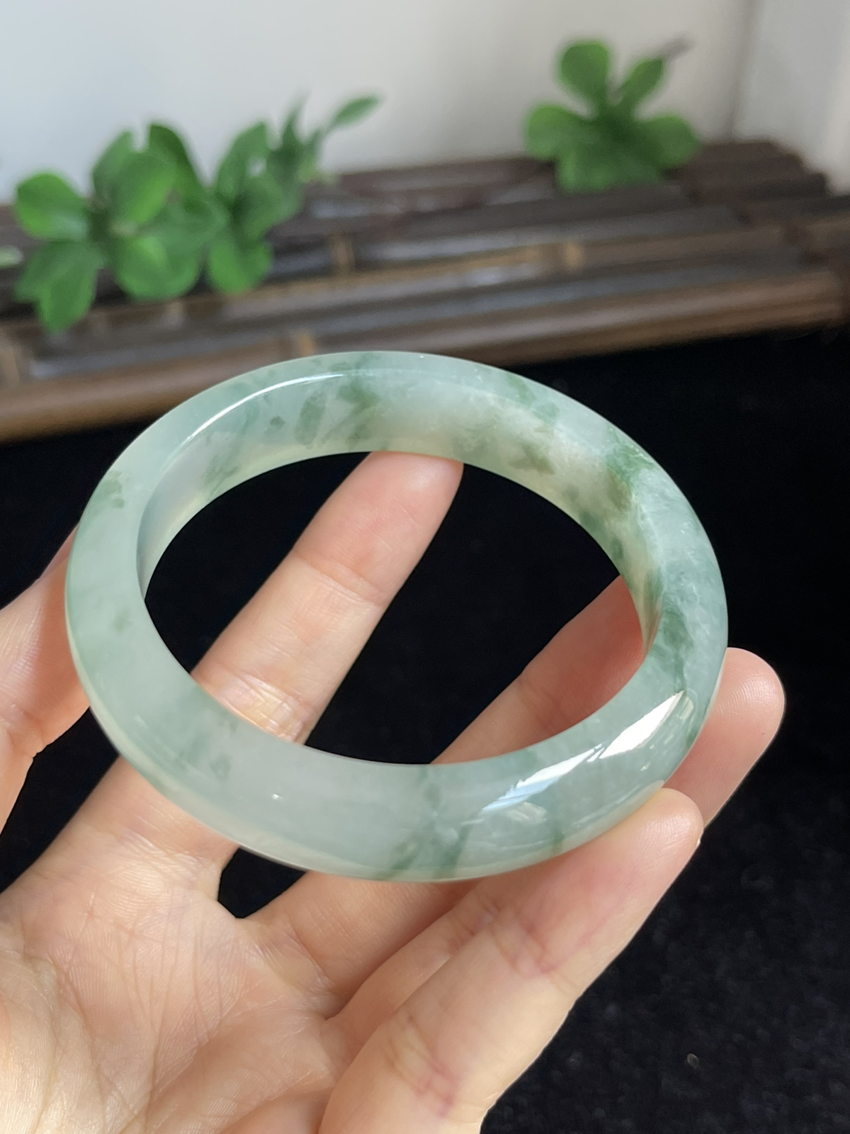 正圈54.7圈口，翡翠冰糯种飘花手镯