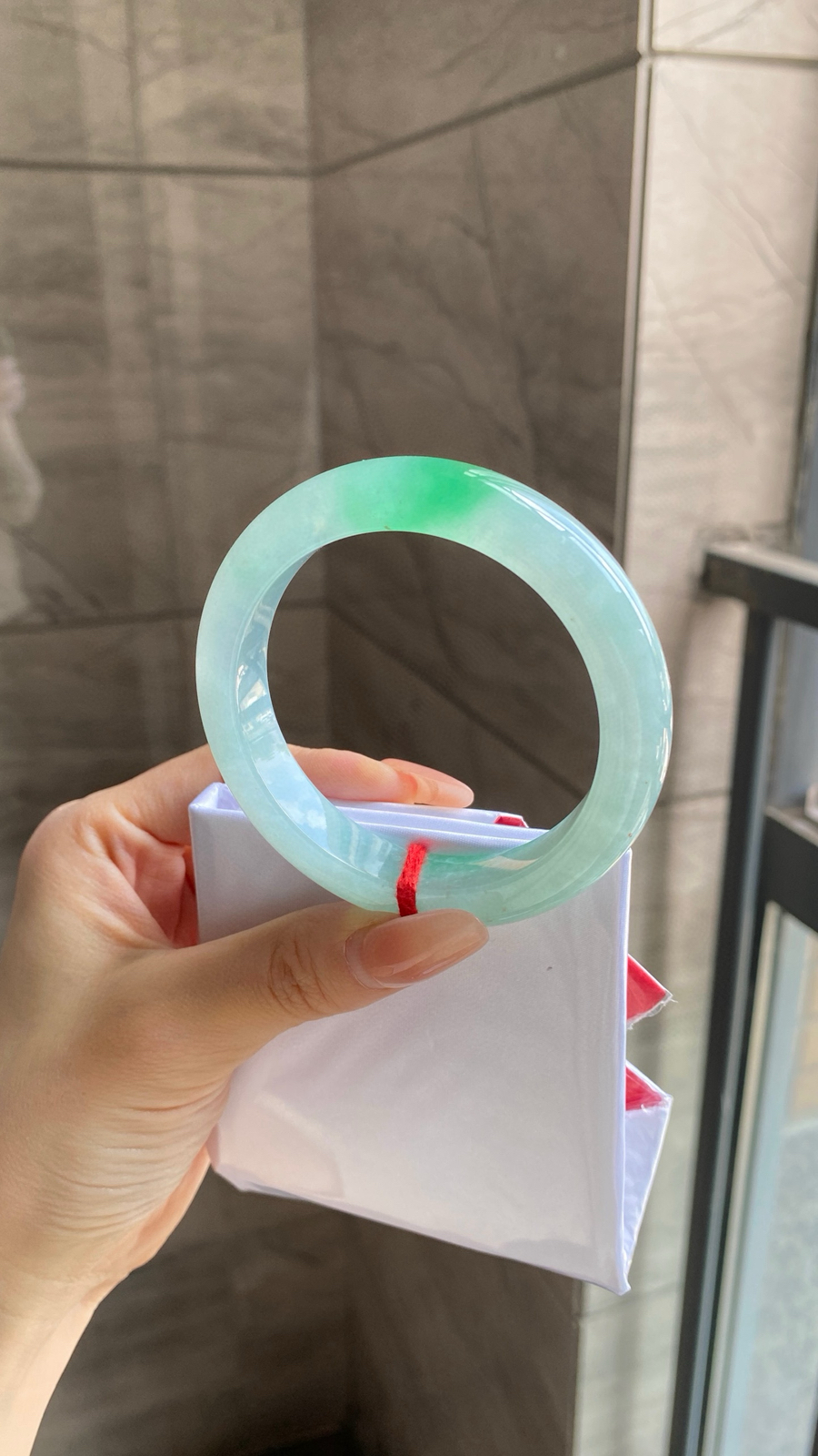 【白底青手镯】
尺寸：55-11.8-8.8
编号：0310J-7