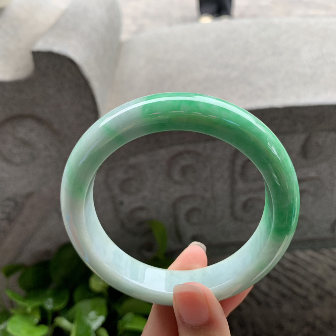 大圈口61.9-14.4-10 【辣阳绿正圈手镯】正圈61 62可戴