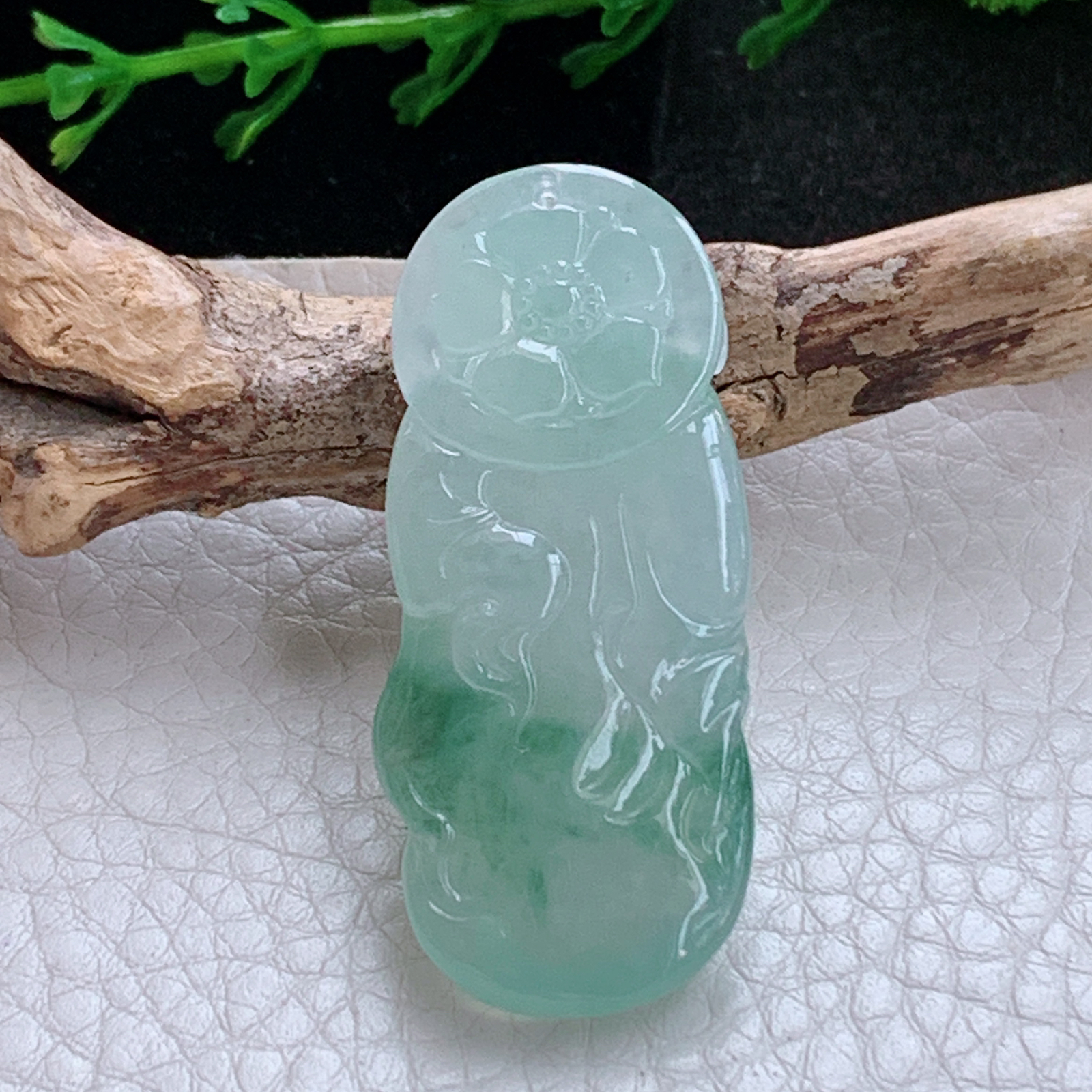 lz实拍43.5*18.6*8.6缅甸翡翠精雕冰飘花财爷 财神爷吊坠 招财玉坠