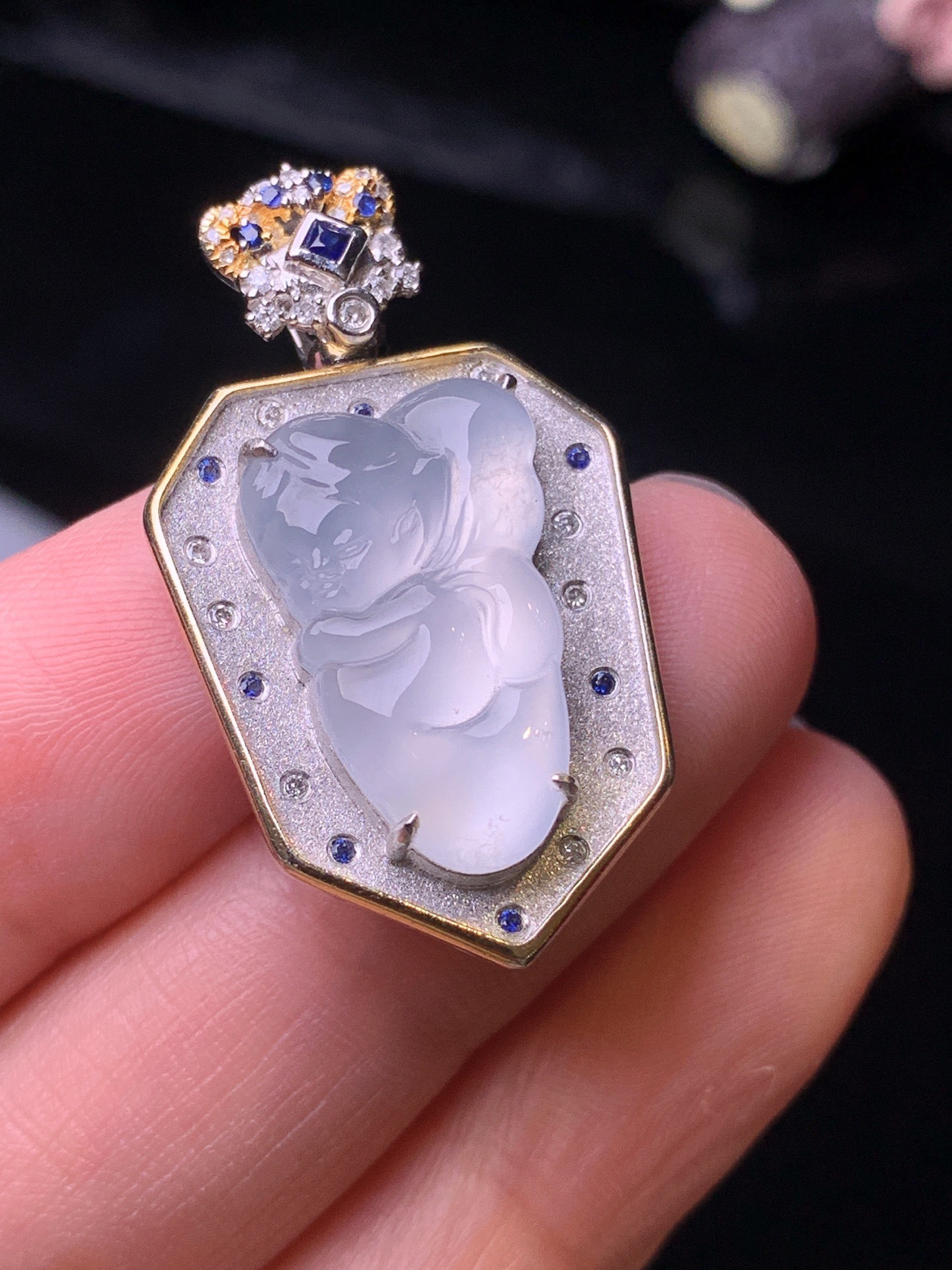 18k金钻镶嵌冰种天使吊坠 玉质细腻 色泽艳丽清新 水润亮眼 整体尺寸33*19*6.5t1