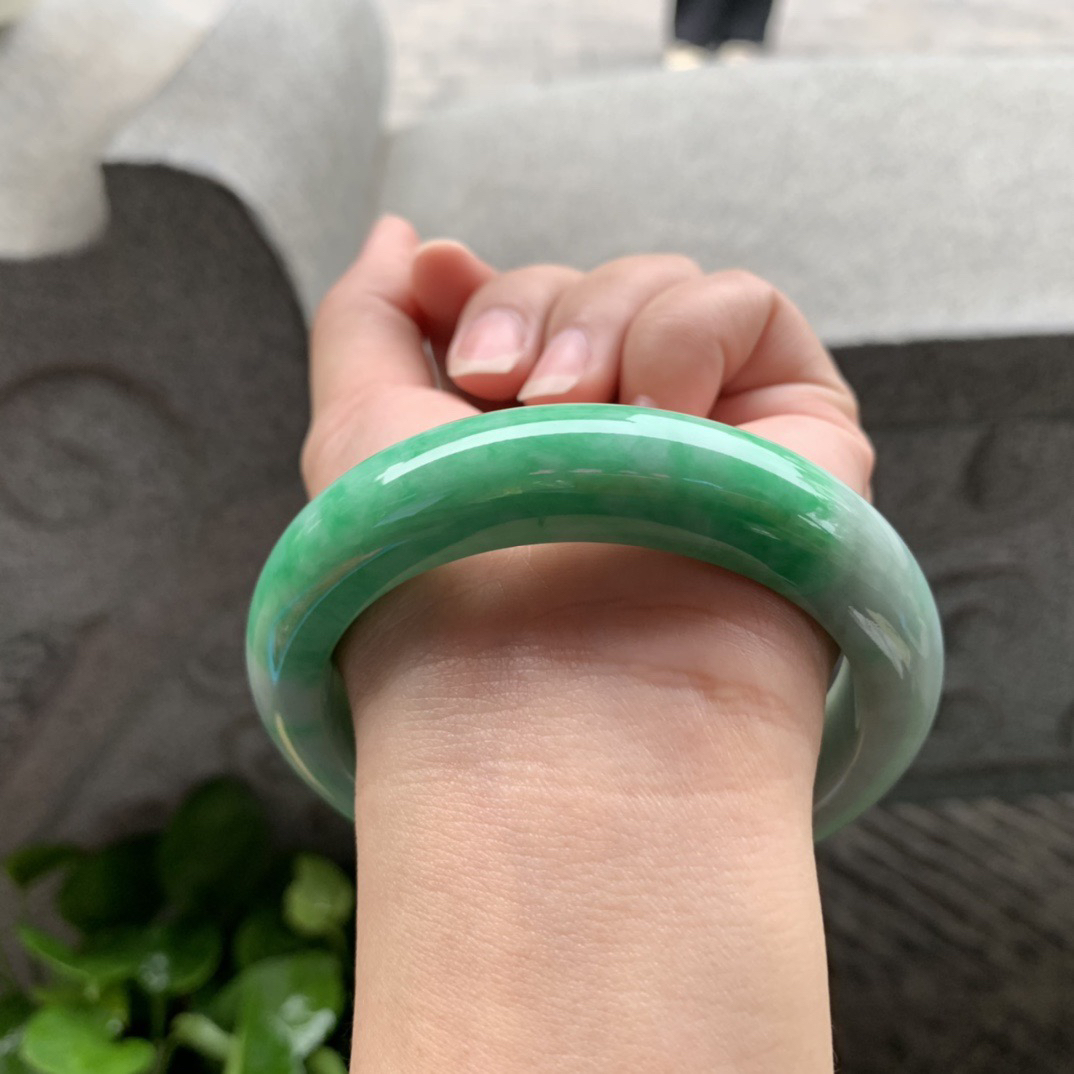 大圈口61.9-14.4-10 【辣阳绿正圈手镯】正圈61 62可戴