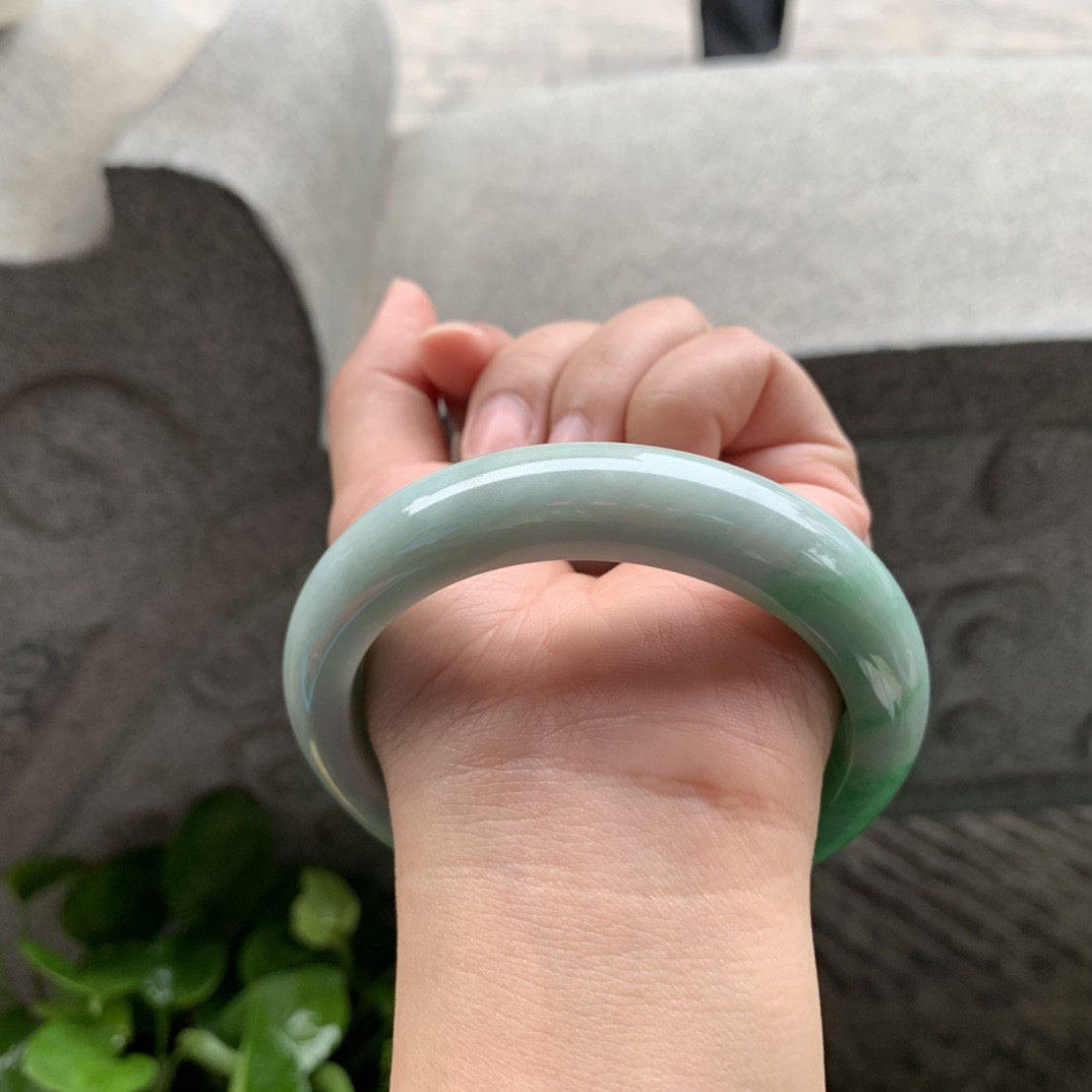 大圈口61.9-14.4-10 【辣阳绿正圈手镯】正圈61 62可戴
