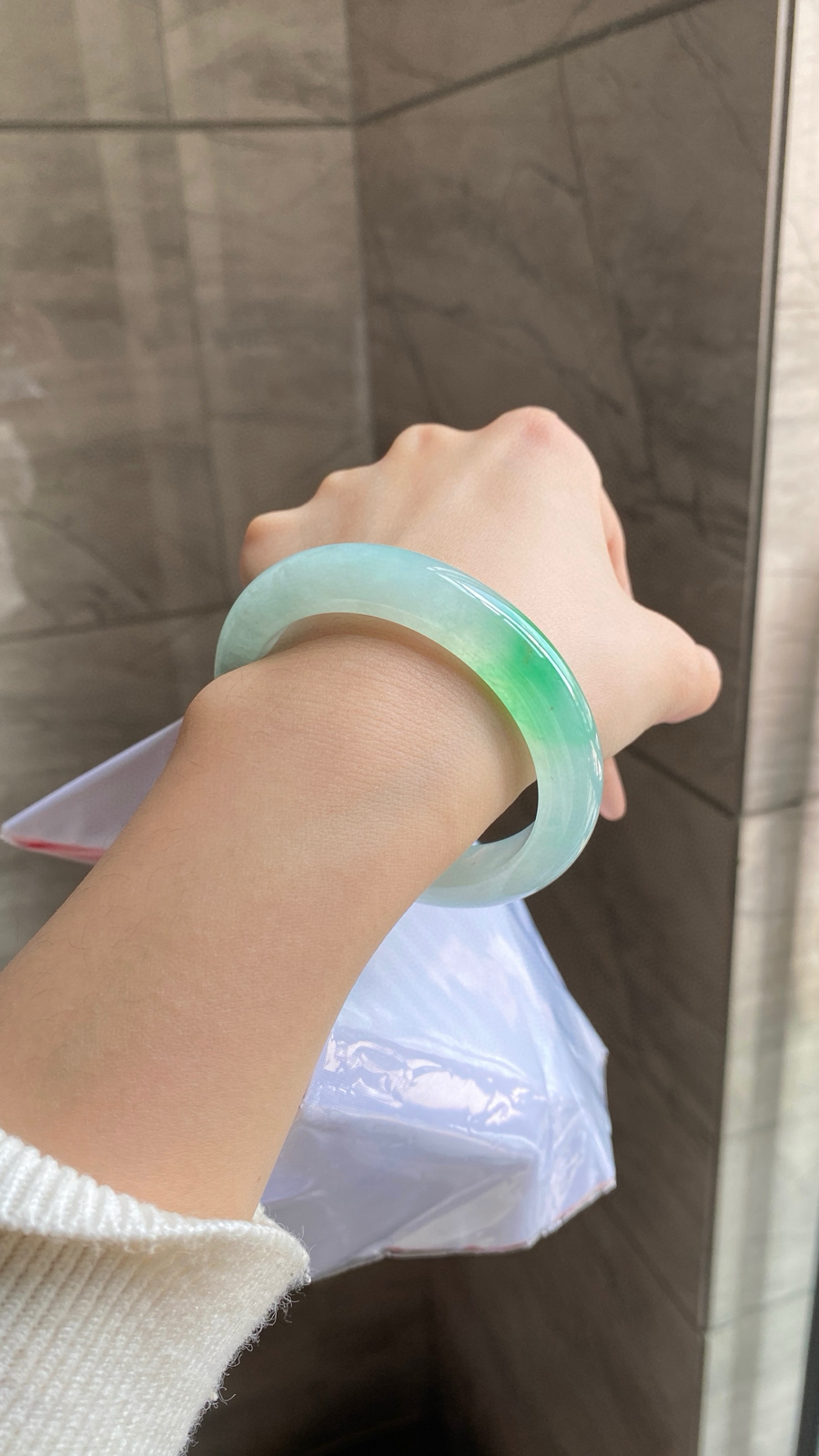 【白底青手镯】
尺寸：55-11.8-8.8
编号：0310J-7