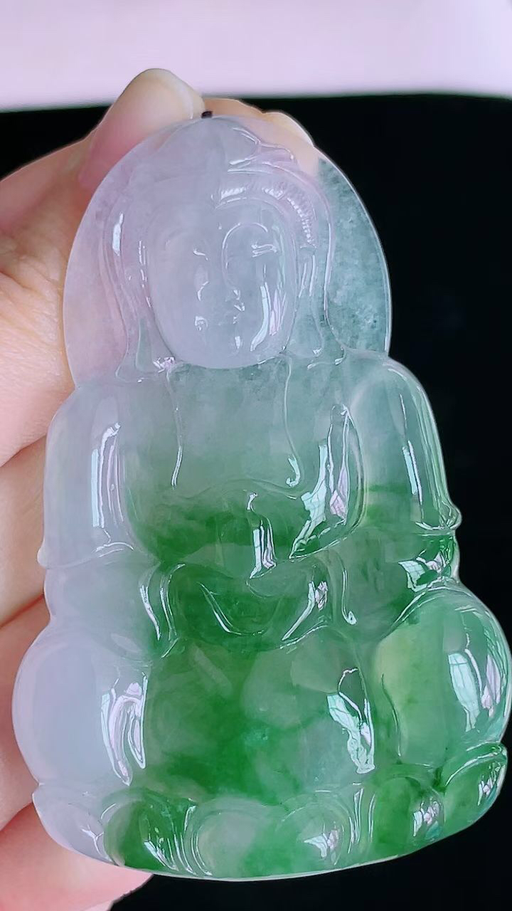 【翡翠名称】老坑种冰飘绿花大观音挂件
【翡翠尺寸】68.9/44.2/5.8mm
【翡翠描述】宝贝种