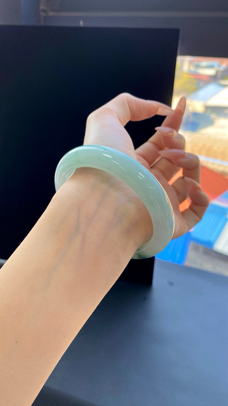 【飘花手镯】
尺寸：60-13-9
编号：0311Q-3