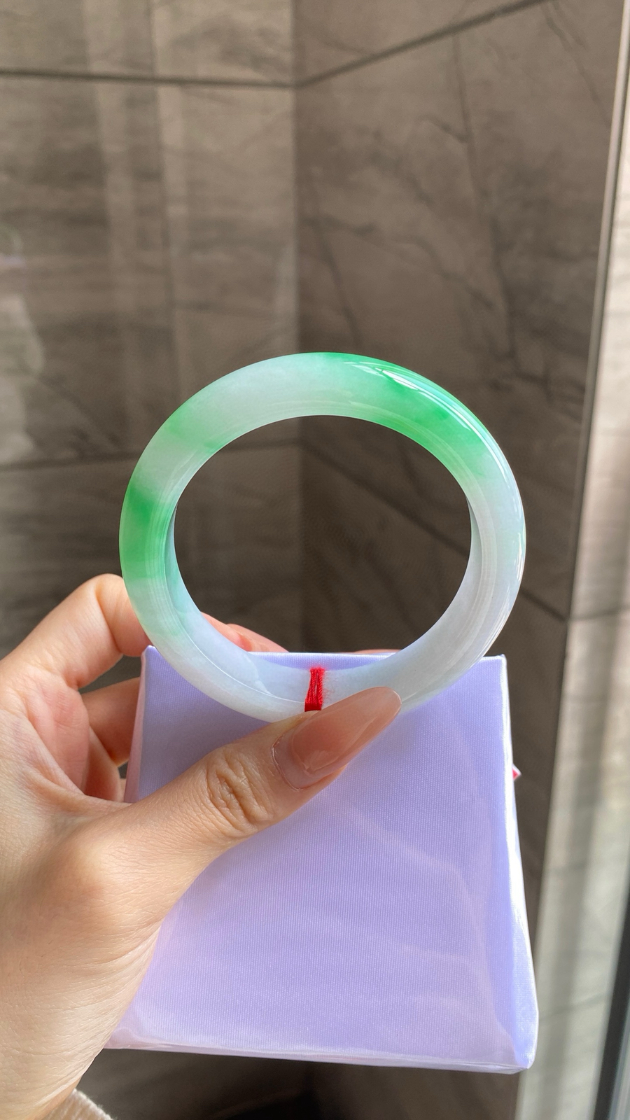 【白底青绿花手镯】
尺寸：56.7-12.6-8.8
编号：0310J-5