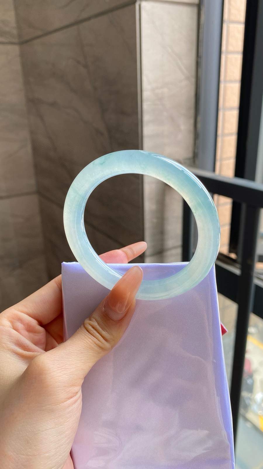 【白冰蓝花圆条手镯】
尺寸：52.7-9.1-9.1
编号：0310J-4