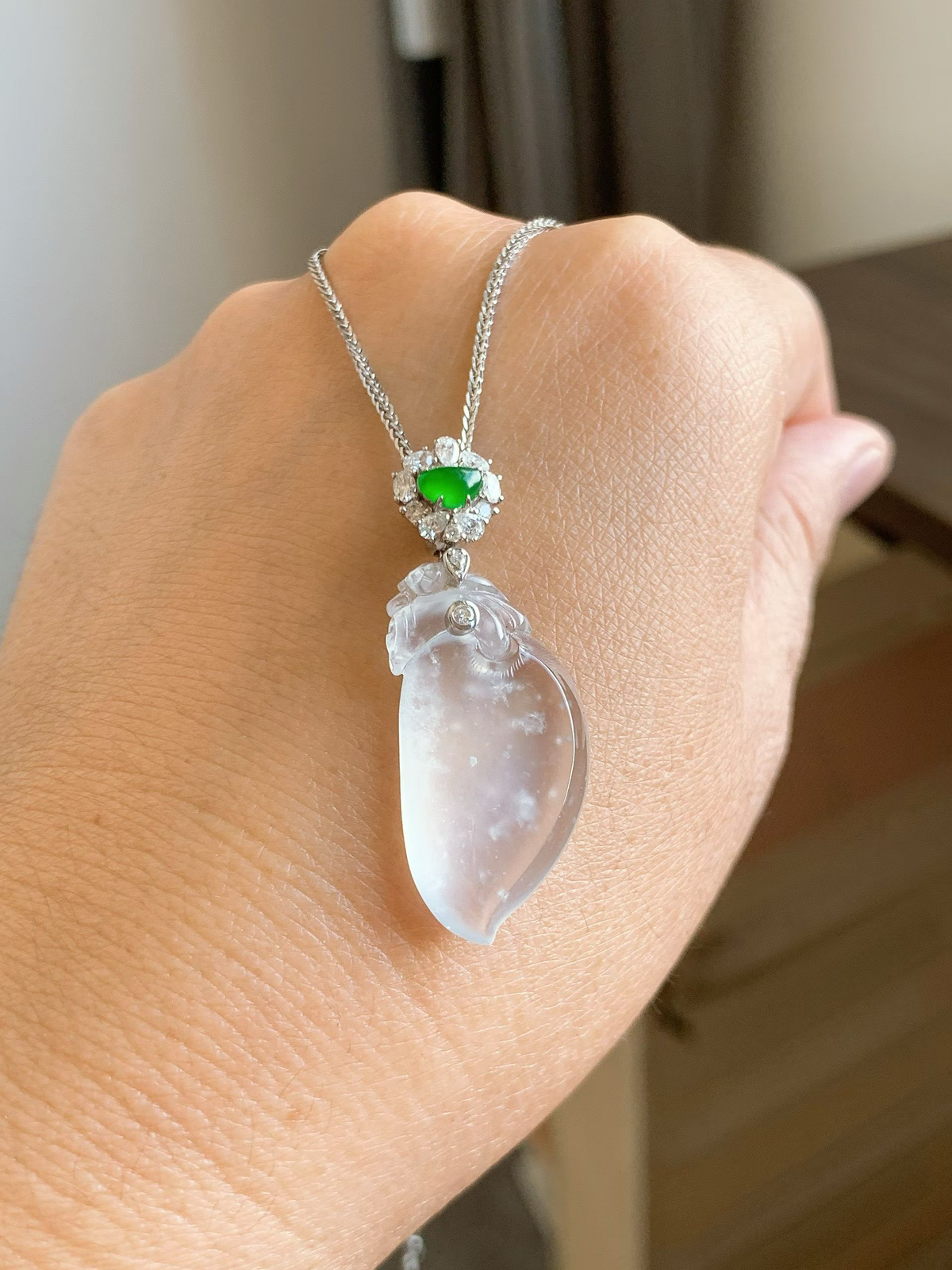 木纳雪花料福瓜2

裸石29.5*15.5*6 整体长度39.5mm
18k金钻石镶嵌