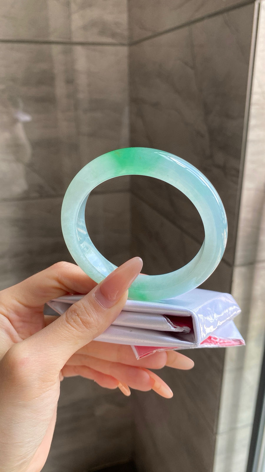 【白底青手镯】
尺寸：55-11.8-8.8
编号：0310J-7