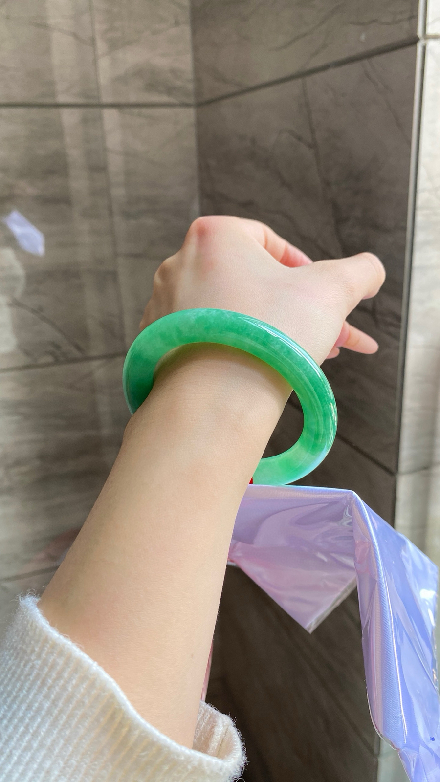 【满绿圆条手镯】
尺寸：53.1-10-10
编号：0310J-1