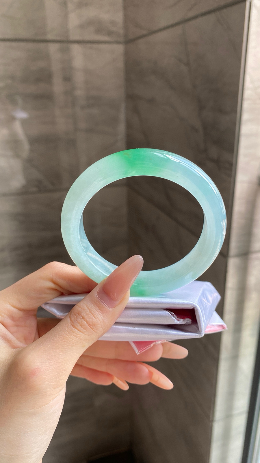 【白底青手镯】
尺寸：55-11.8-8.8
编号：0310J-7