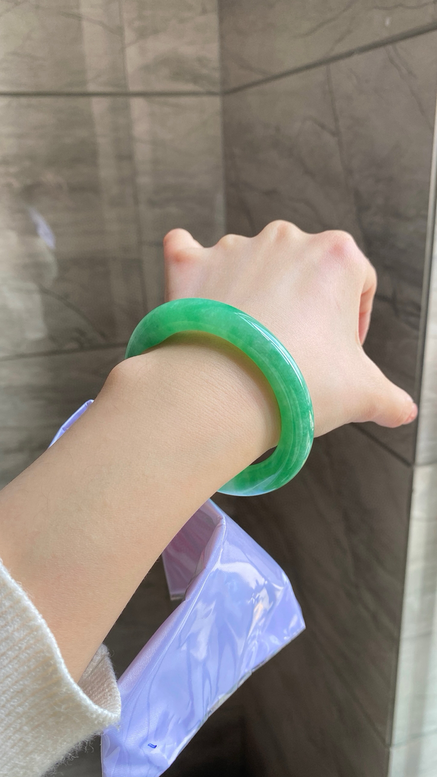 【满绿圆条手镯】
尺寸：53.1-10-10
编号：0310J-1