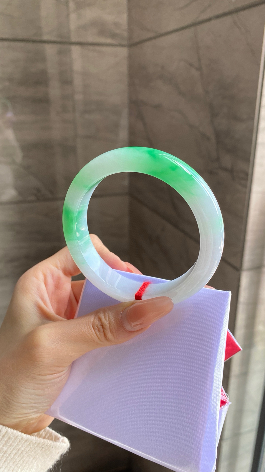 【白底青绿花手镯】
尺寸：56.7-12.6-8.8
编号：0310J-5