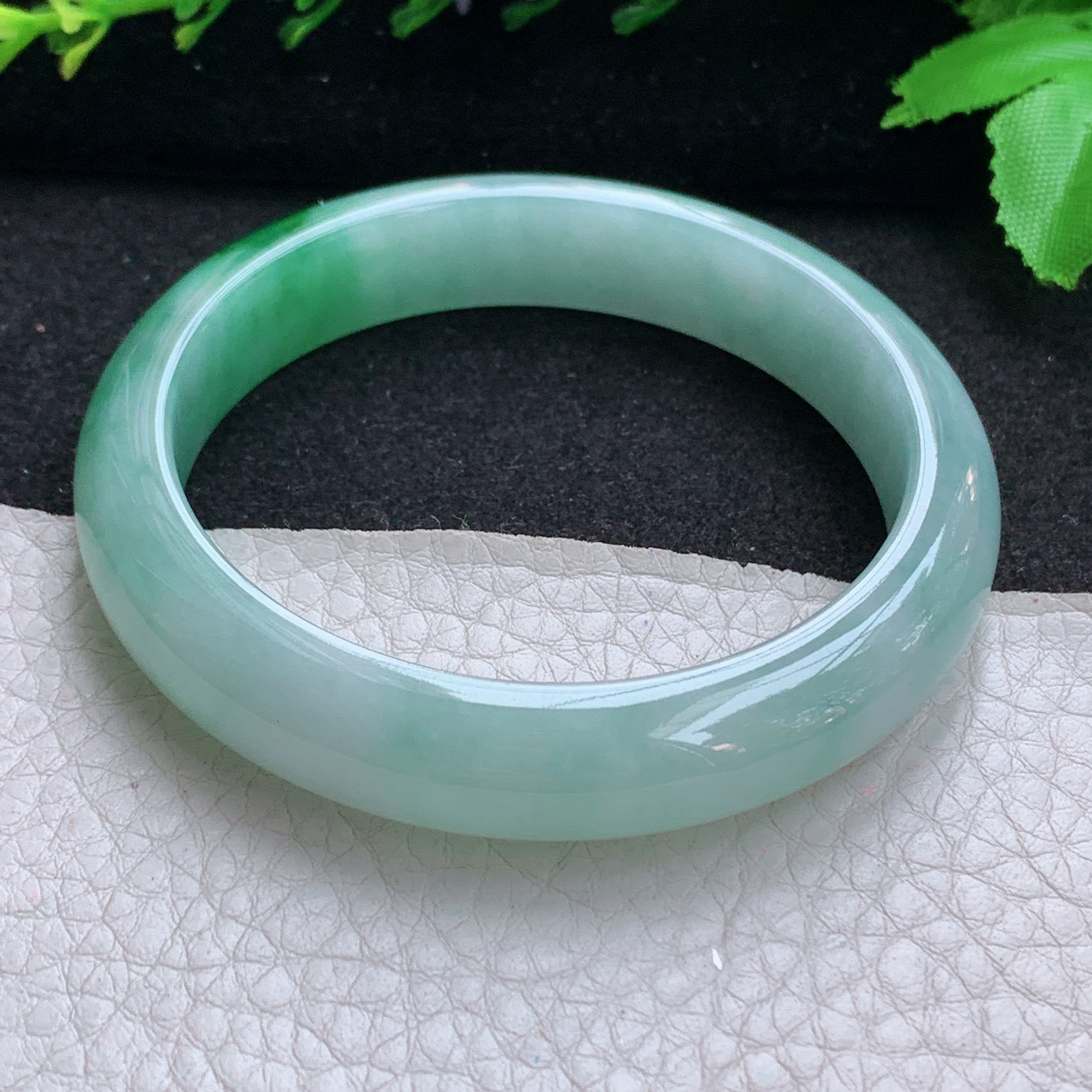 yh年轻款55.5*11.8*8平安镯 天然缅甸翡翠A货玉手镯飘阳绿宽边玉手环