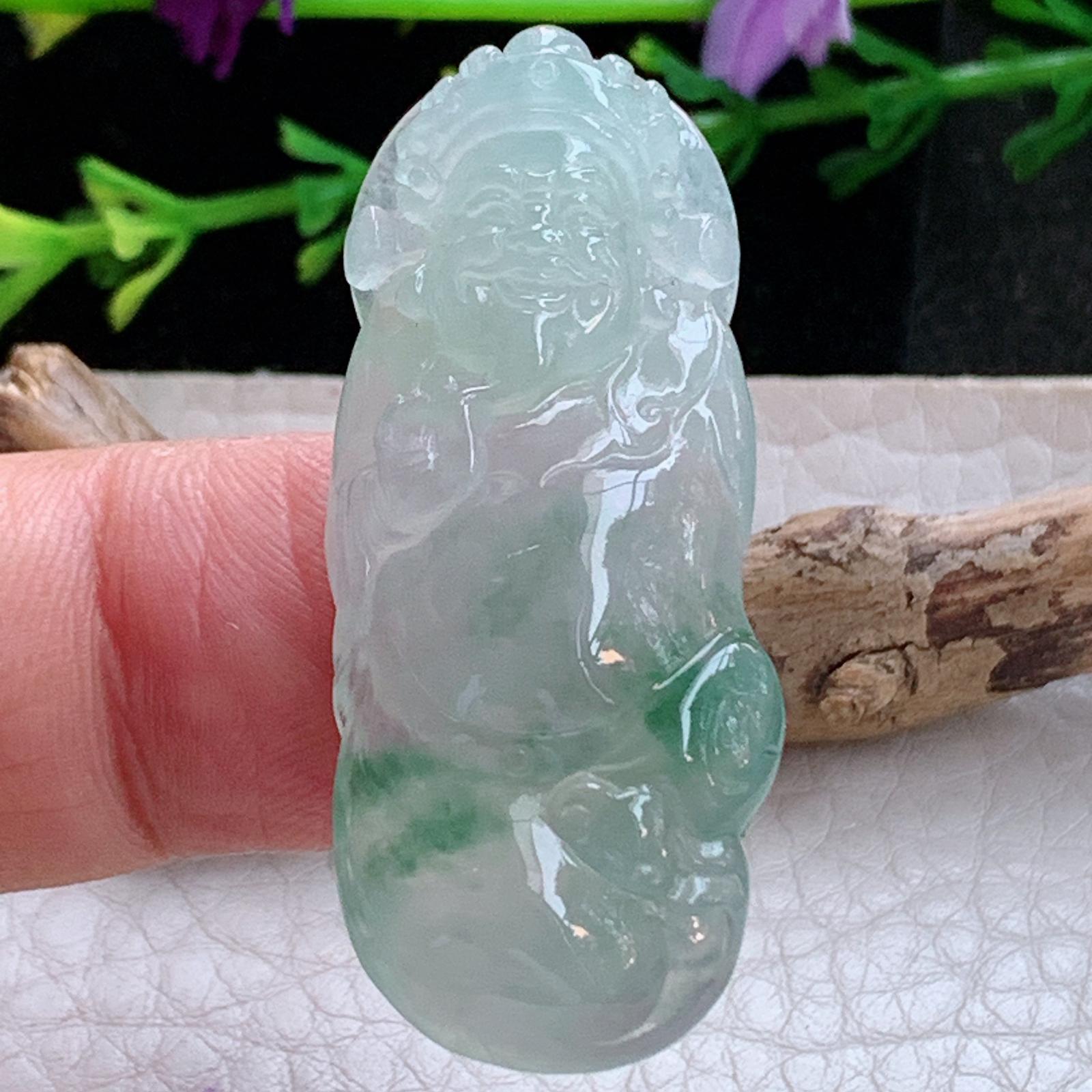 lz实拍43.5*18.6*8.6缅甸翡翠精雕冰飘花财爷 财神爷吊坠 招财玉坠