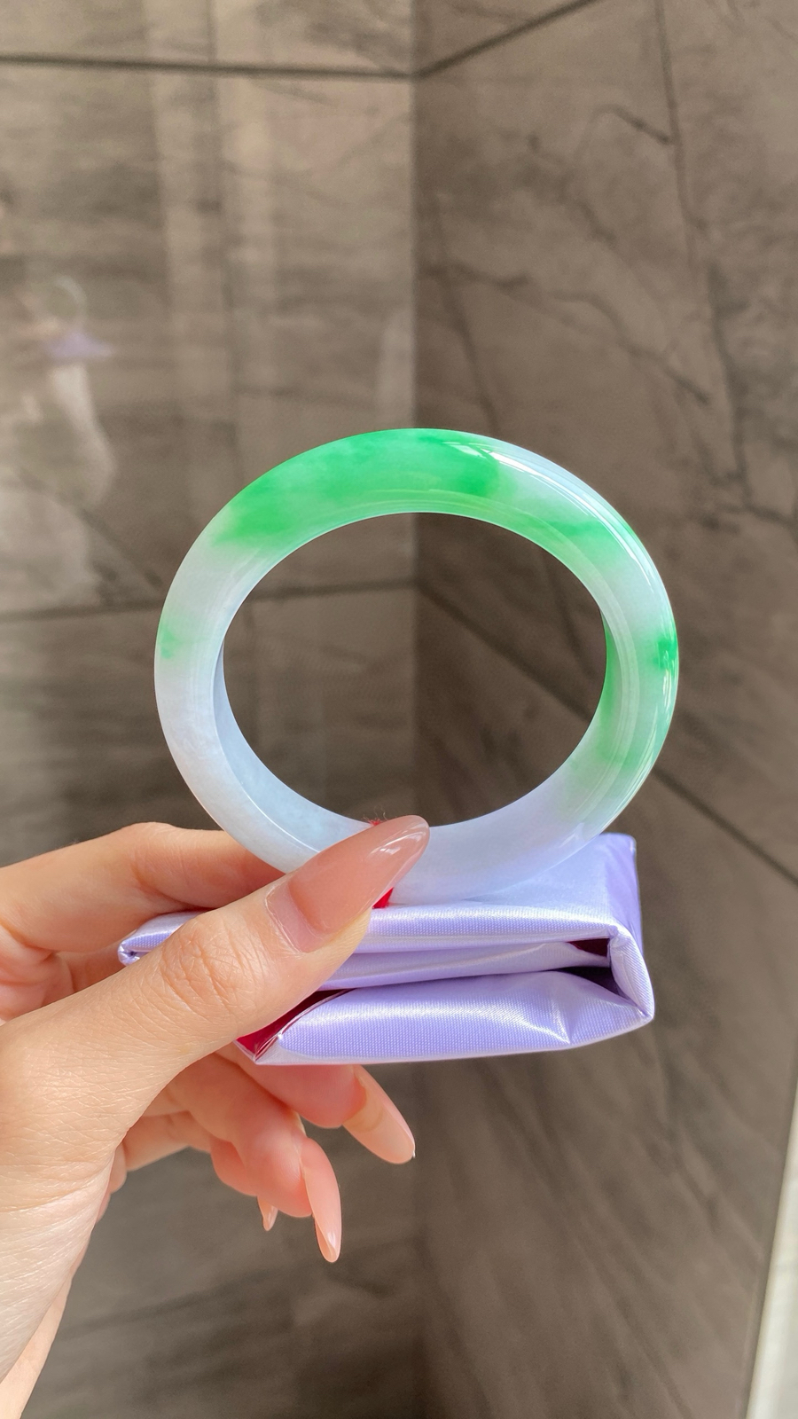 【白底青绿花手镯】
尺寸：56.7-12.6-8.8
编号：0310J-5