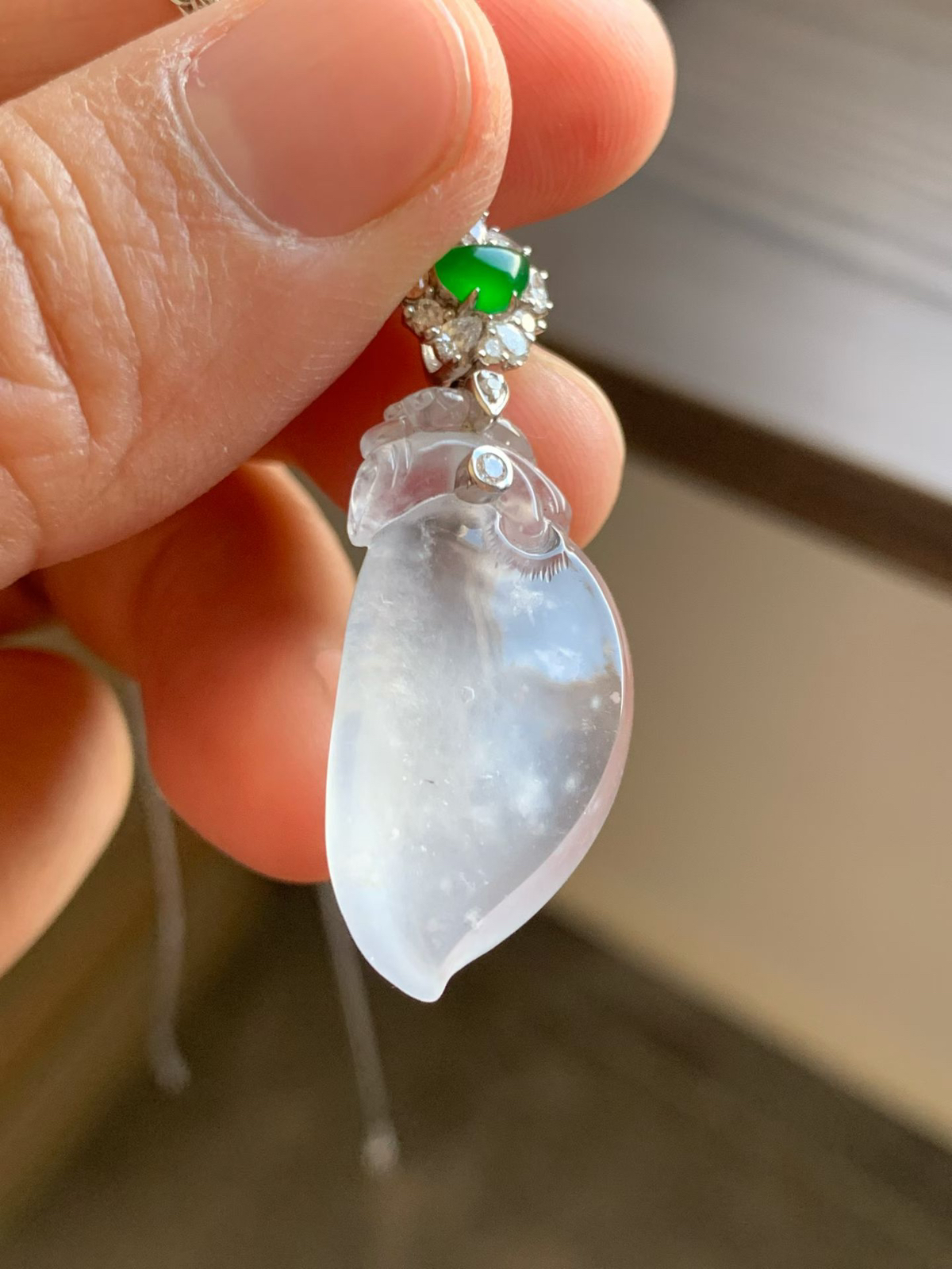 木纳雪花料福瓜2

裸石29.5*15.5*6 整体长度39.5mm
18k金钻石镶嵌