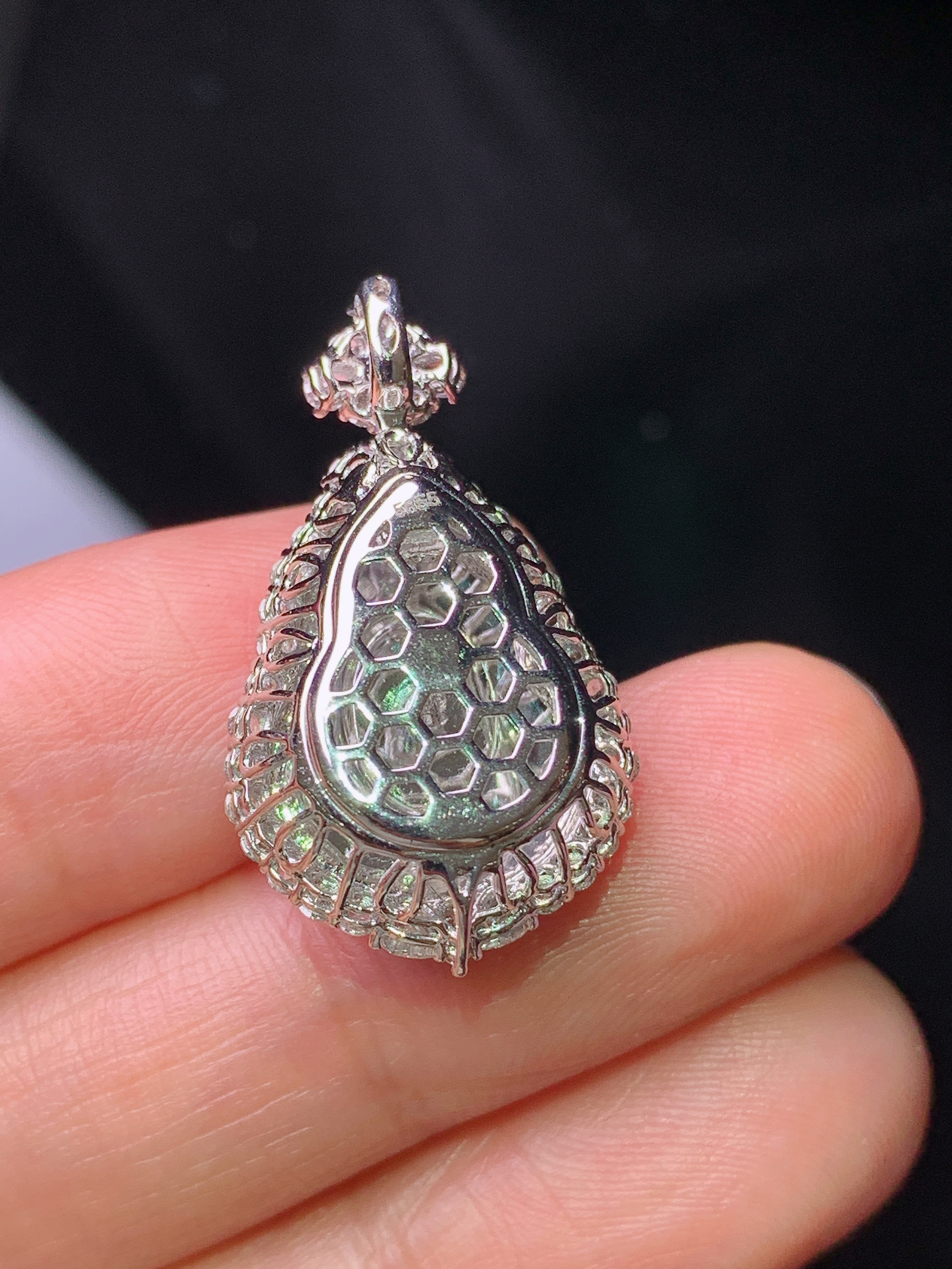 18k金钻镶嵌满绿葫芦吊坠 玉质细腻 色泽艳丽清新 水润亮眼 整体尺寸27*15.5*9.8t2