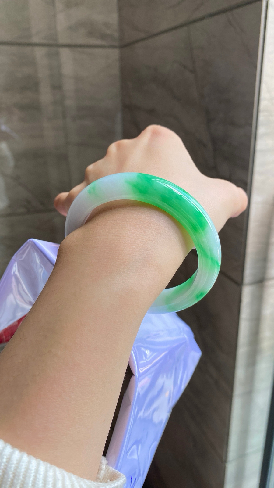 【白底青绿花手镯】
尺寸：56.7-12.6-8.8
编号：0310J-5